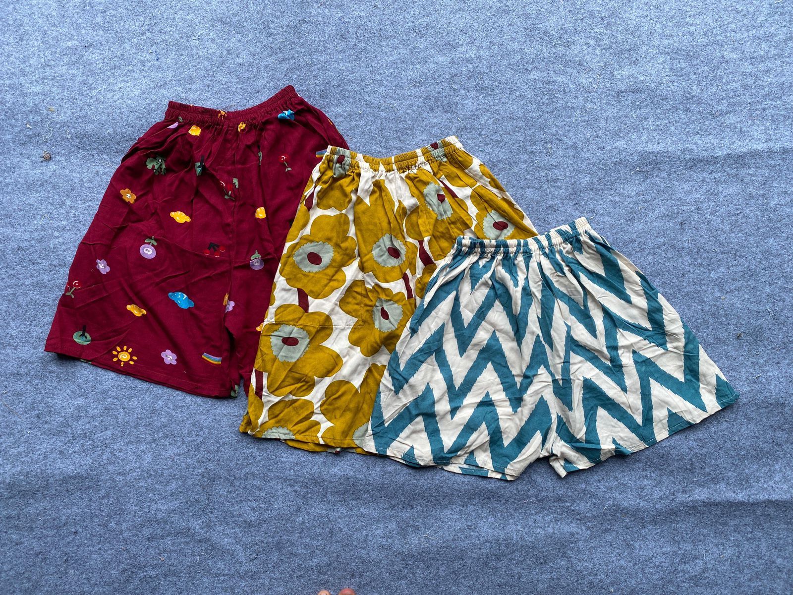 Other CHEAP RAYON DRESSED PANTS - PACKAGE OF 5 RANDOM MOTIFS Size 24" / US 00 / IT 34 - 1 Thumbnail