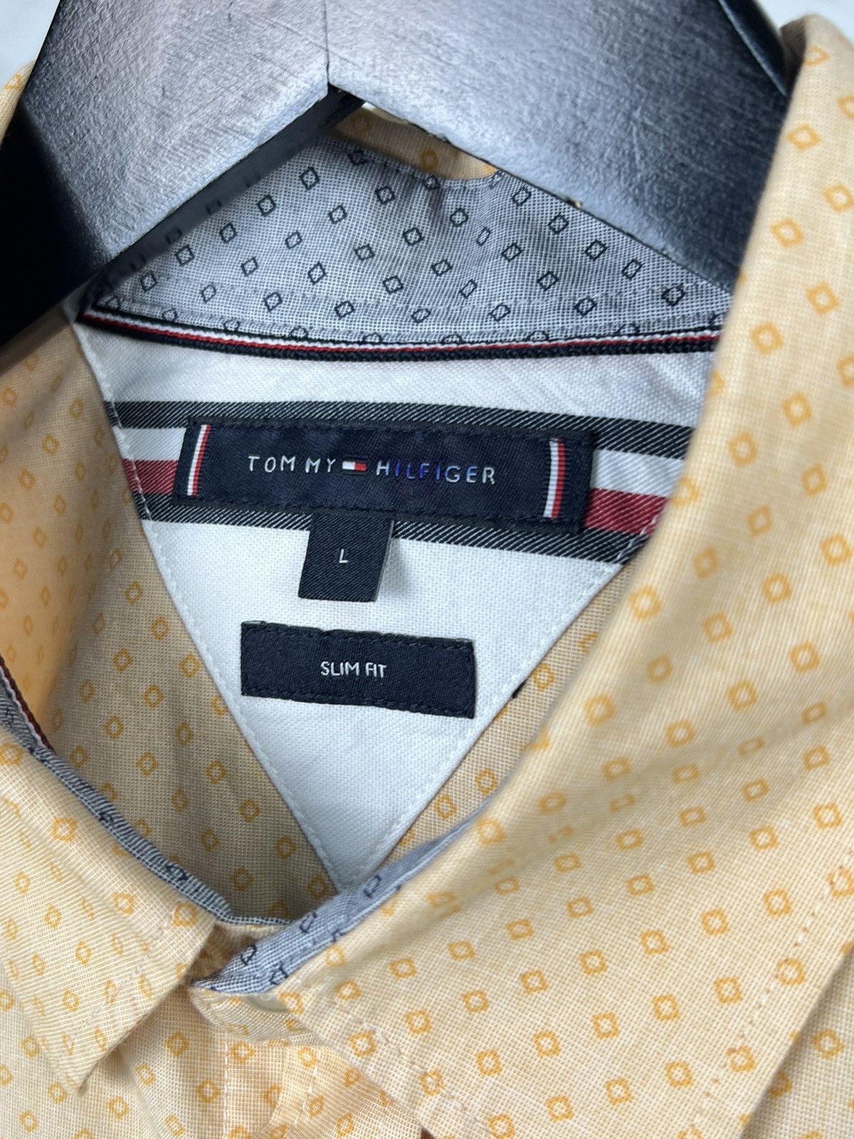 Tommy Hilfiger Vintage Tommy Hilfiger Patterned Button Up Shirt Size L Size US L / EU 52-54 / 3 - 4 Thumbnail