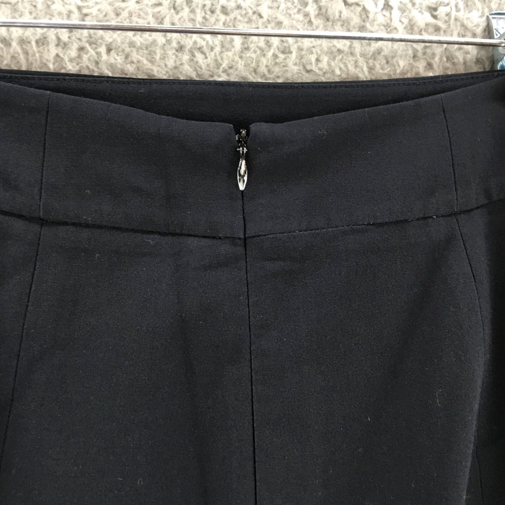 Calvin Klein Calvin Klein A-Line Skirts Womens 8 Black Pleated Front Casual Back Slit Casual Womens 8 Black Pleated Slit Back Casual Calvin Klein A-Line Skirt Size 30" / US 8 / IT 44 - 6 Thumbnail
