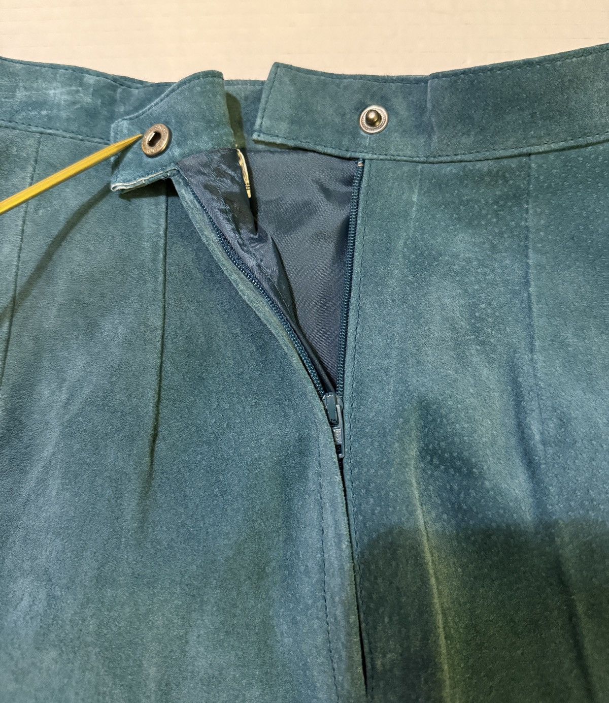 Vintage Petite Illustrations Teal Vtg Leather Suede Pencil Skirt Size 30" / US 8 / IT 44 - 4 Thumbnail