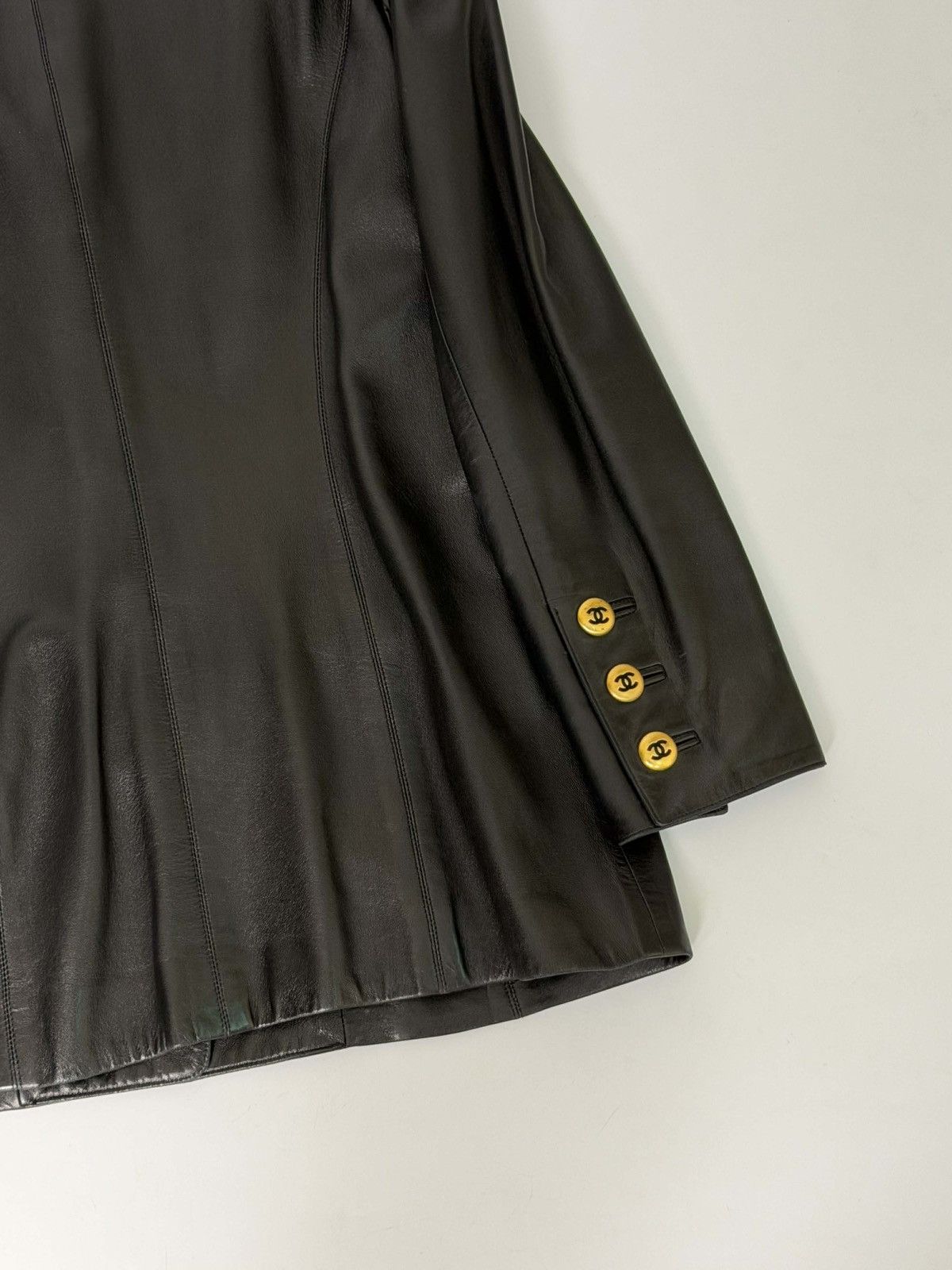 Chanel H/o 5k - Chanel Black Lambskin Leather Jacket FW92/93 Size M / US 6-8 / IT 42-44 - 7 Thumbnail