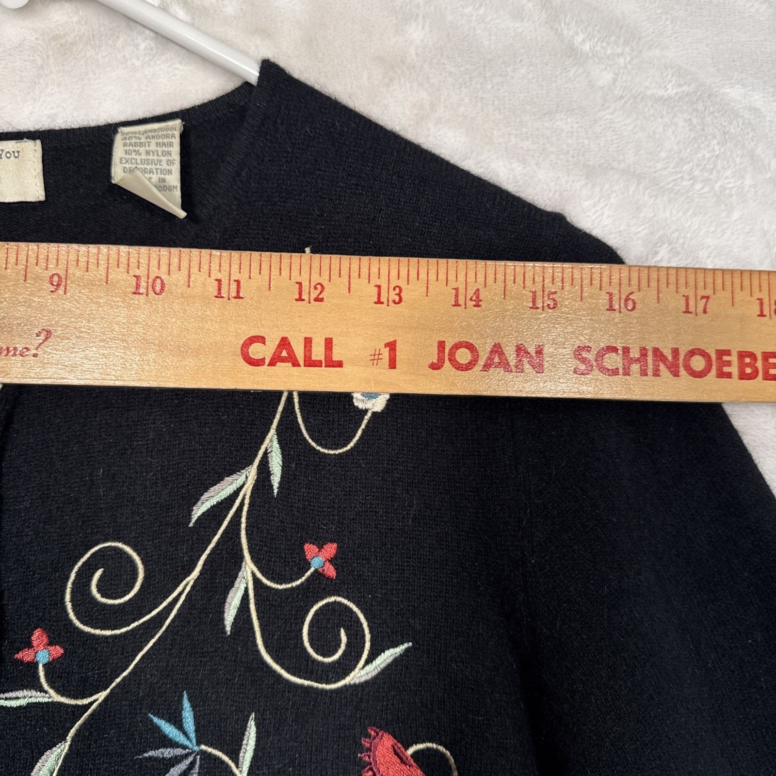 Lord & Taylor Lord & Taylor Black Lamb wool Cardigan embroidered floral Size M / US 6-8 / IT 42-44 - 6 Thumbnail