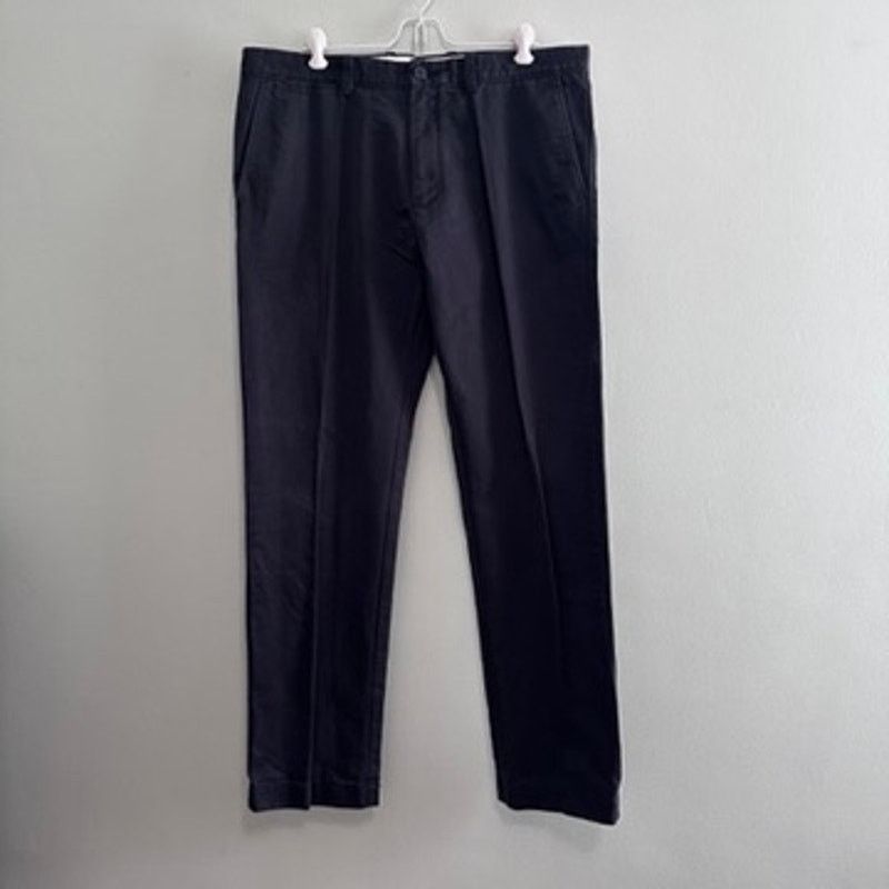 J.Crew J Crew Essential 484 navy chino pants size 35 Size US 35 - 2 Thumbnail