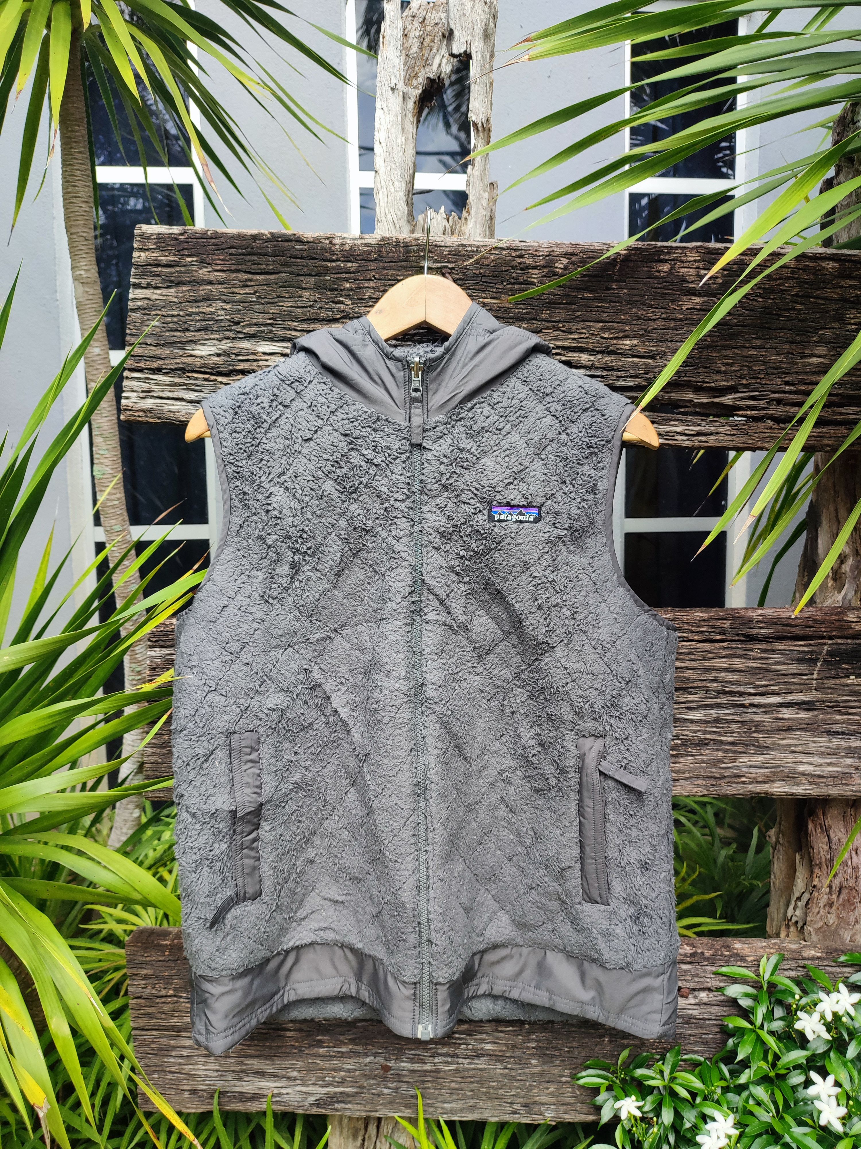 🔥STEAL🔥 Fleece Hooded Vest By Patagonia