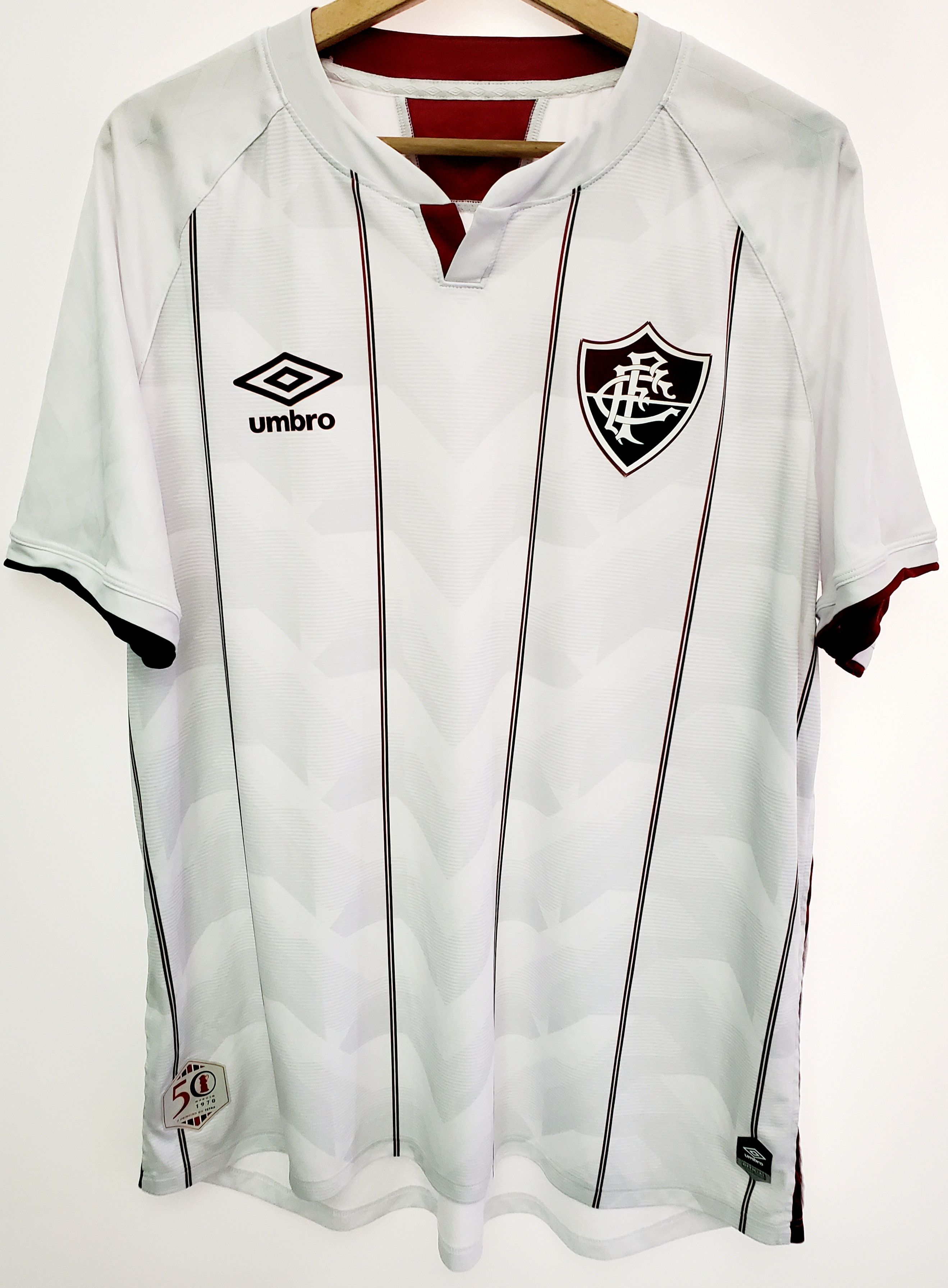 Umbro × Vintage FLUMINENSE 2020 2021 Away soccer Jersey perfect condition Xl Size US XL / EU 56 / 4 - 1 Thumbnail