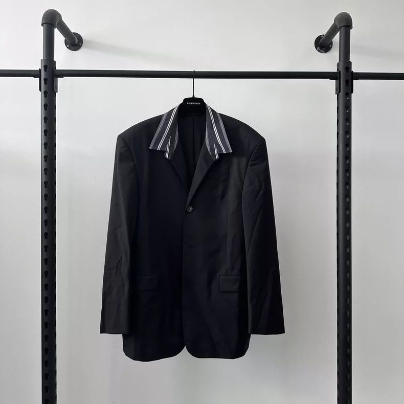 Balenciaga Balenciaga SS21 shirt lapel patchwork shoulder pad silhouet Size US S / EU 44-46 / 1 - 1 Thumbnail