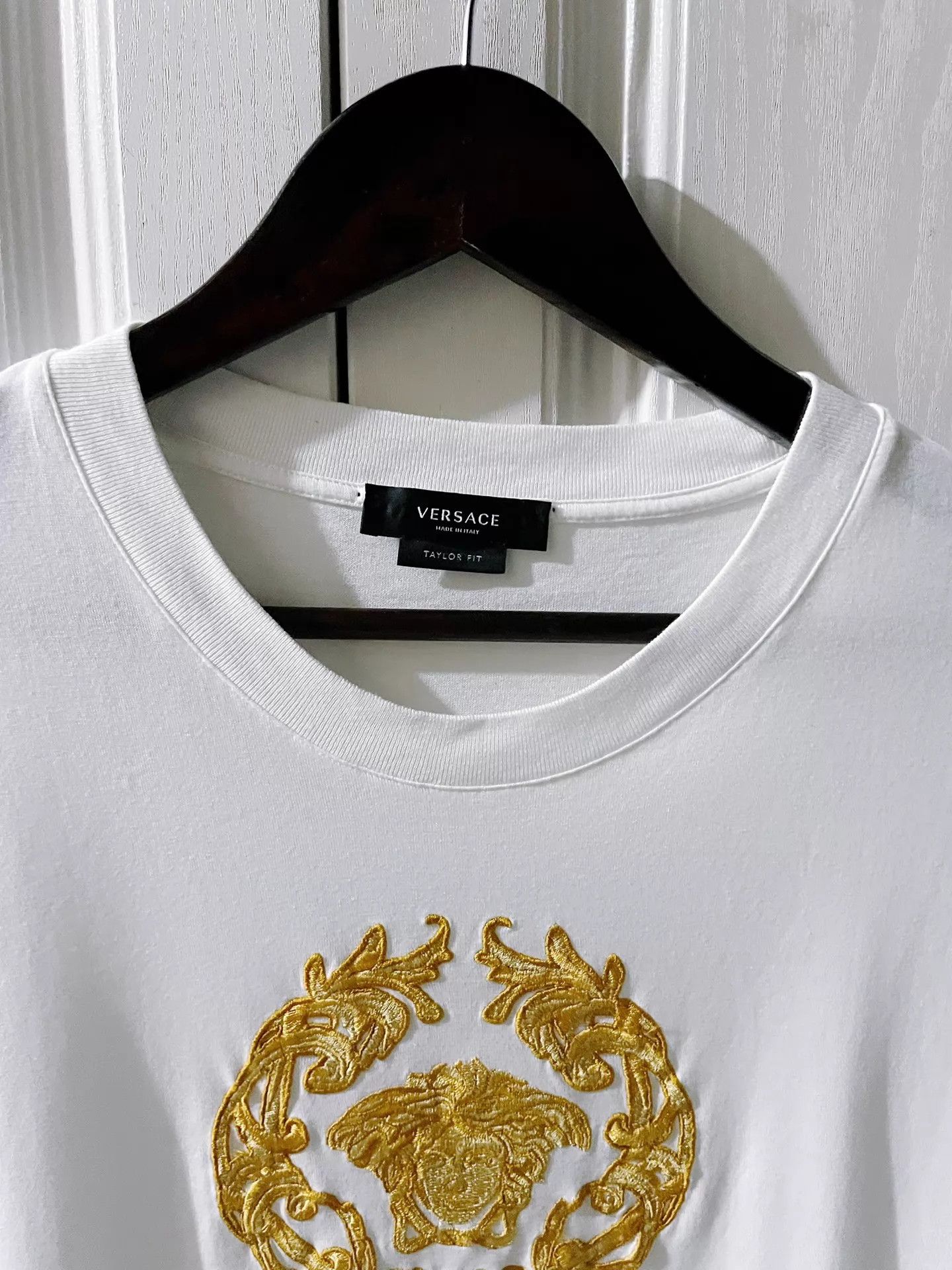 Versace Versace Medusa Baroque Gold Thread Embroidered SS Tee XL Size US XL / EU 56 / 4 - 5 Thumbnail