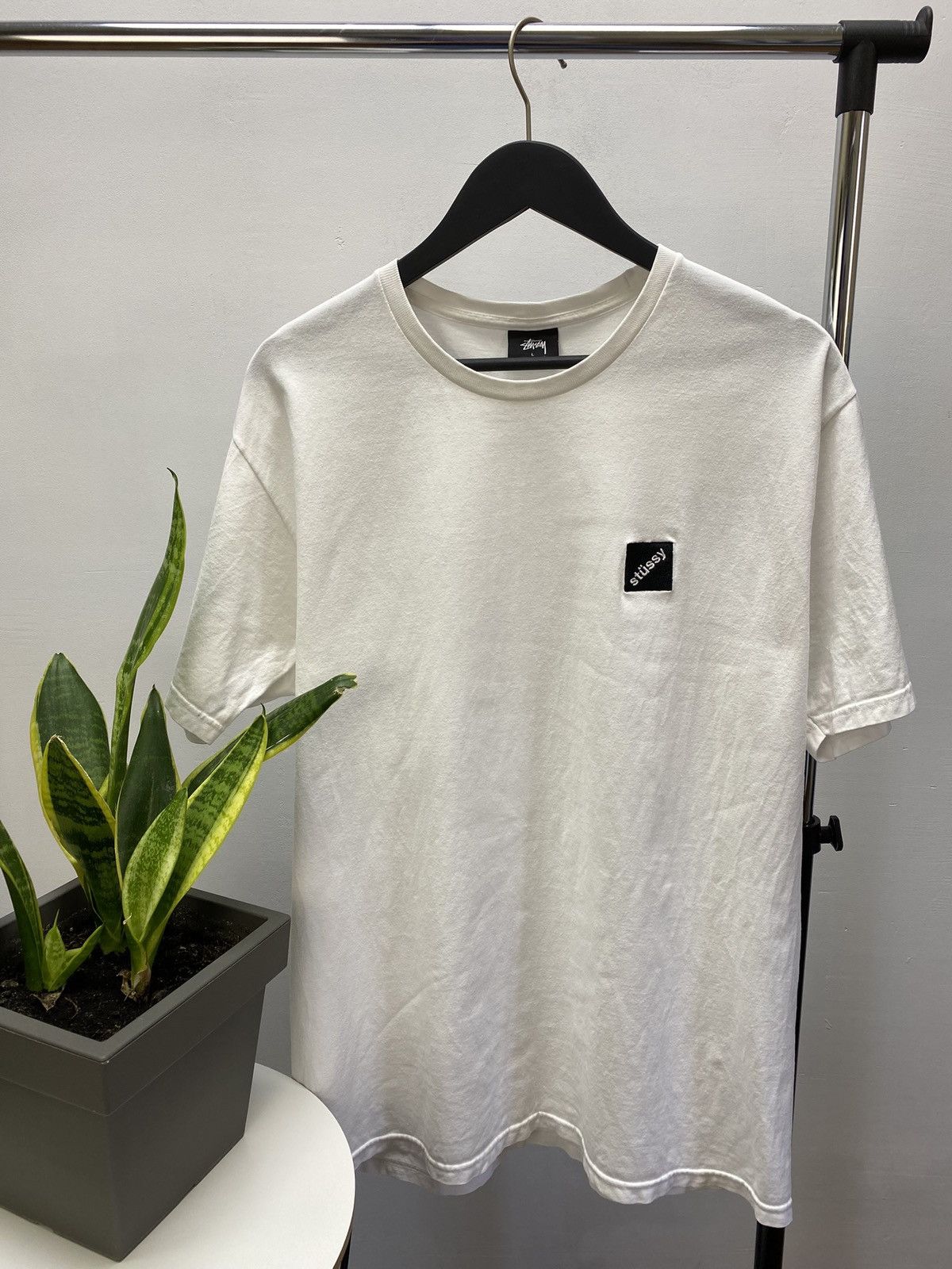 Stussy Stussy Small Logo T Shirt Men’s White Size US L / EU 52-54 / 3 - 1 Thumbnail