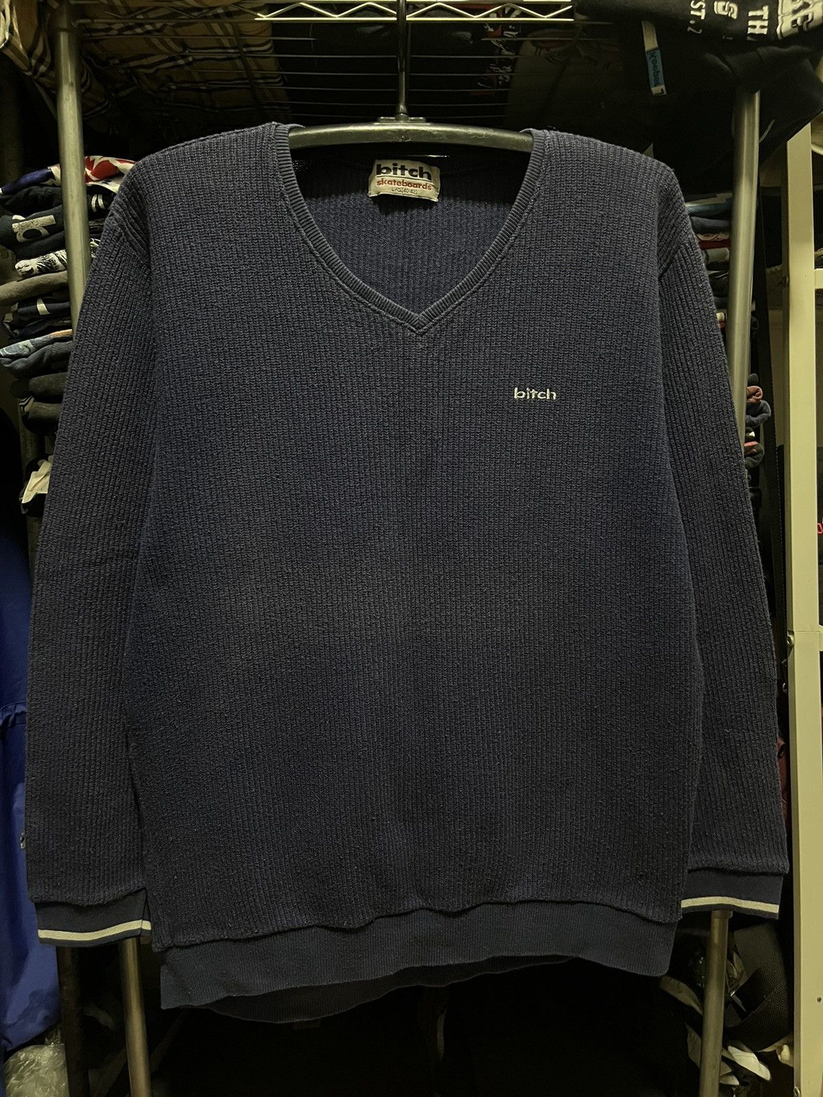 Vintage Bitch Skateboards Sweatshirt Embroidered 90s Size US L / EU 52-54 / 3 - 1 Thumbnail