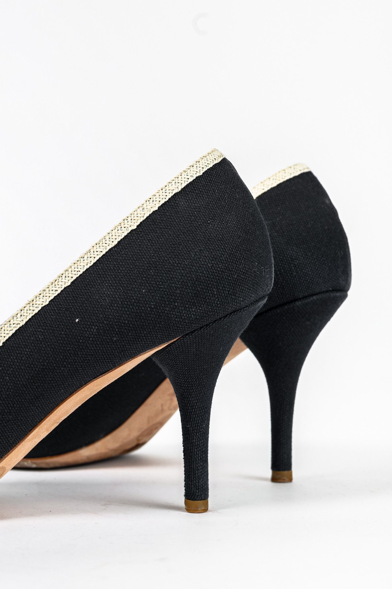 Chanel Chanel 06P Black Canvas Camellia-Rosette Pumps Size US 9 / IT 39 - 8 Thumbnail