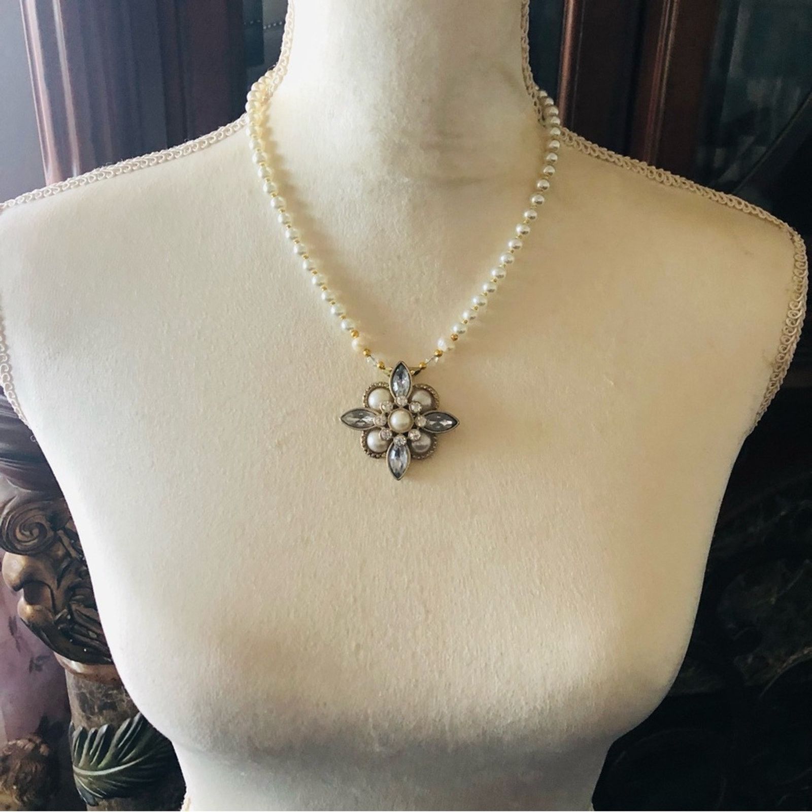 Handmade Handcrafted repurpose elegant stone and Pearl necklace Size ONE SIZE - 5 Thumbnail