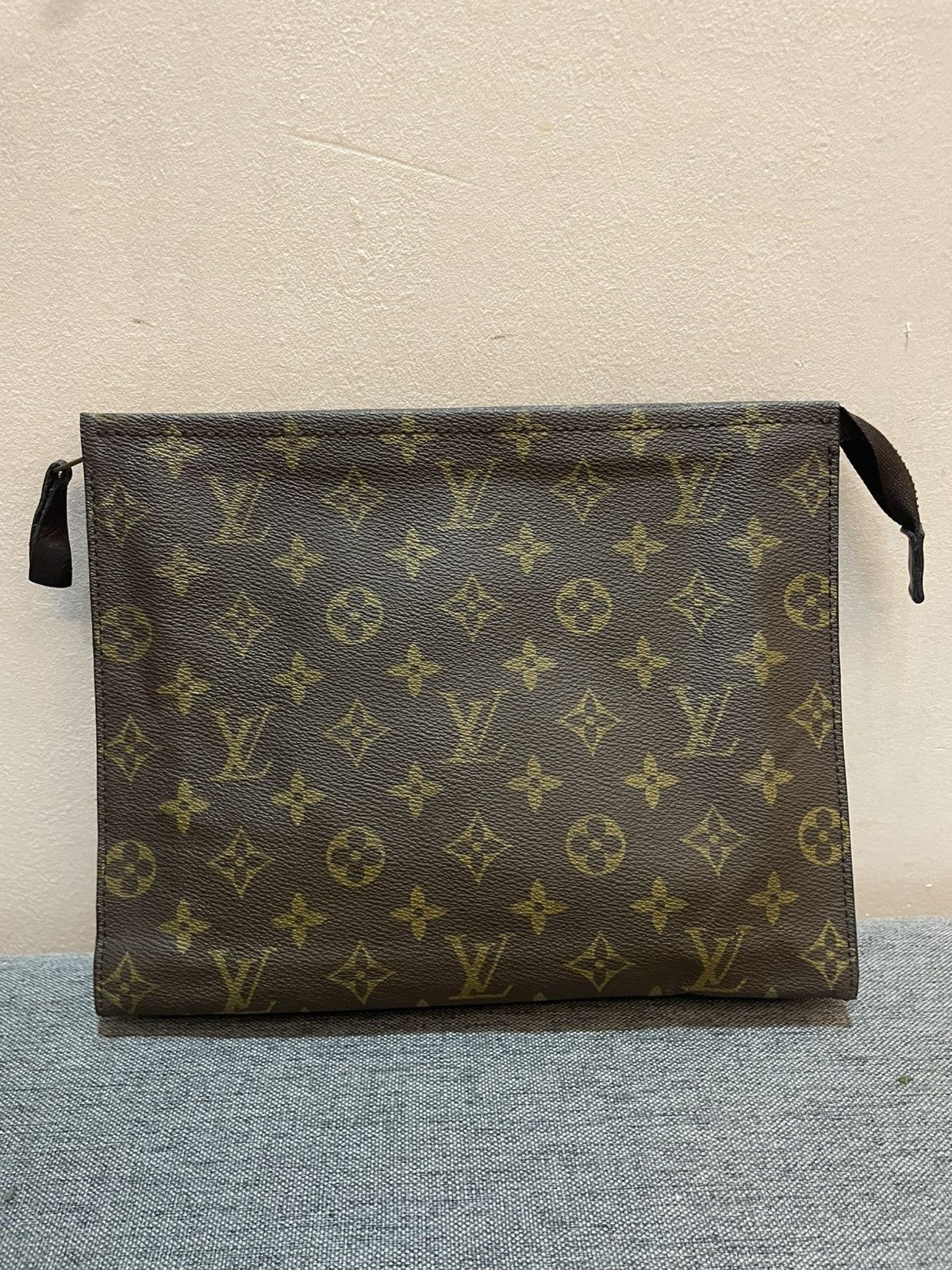 Louis Vuitton Authentic vintage Louis Vuitton Monogram Toiletry 26 Pouch Size ONE SIZE - 6 Thumbnail