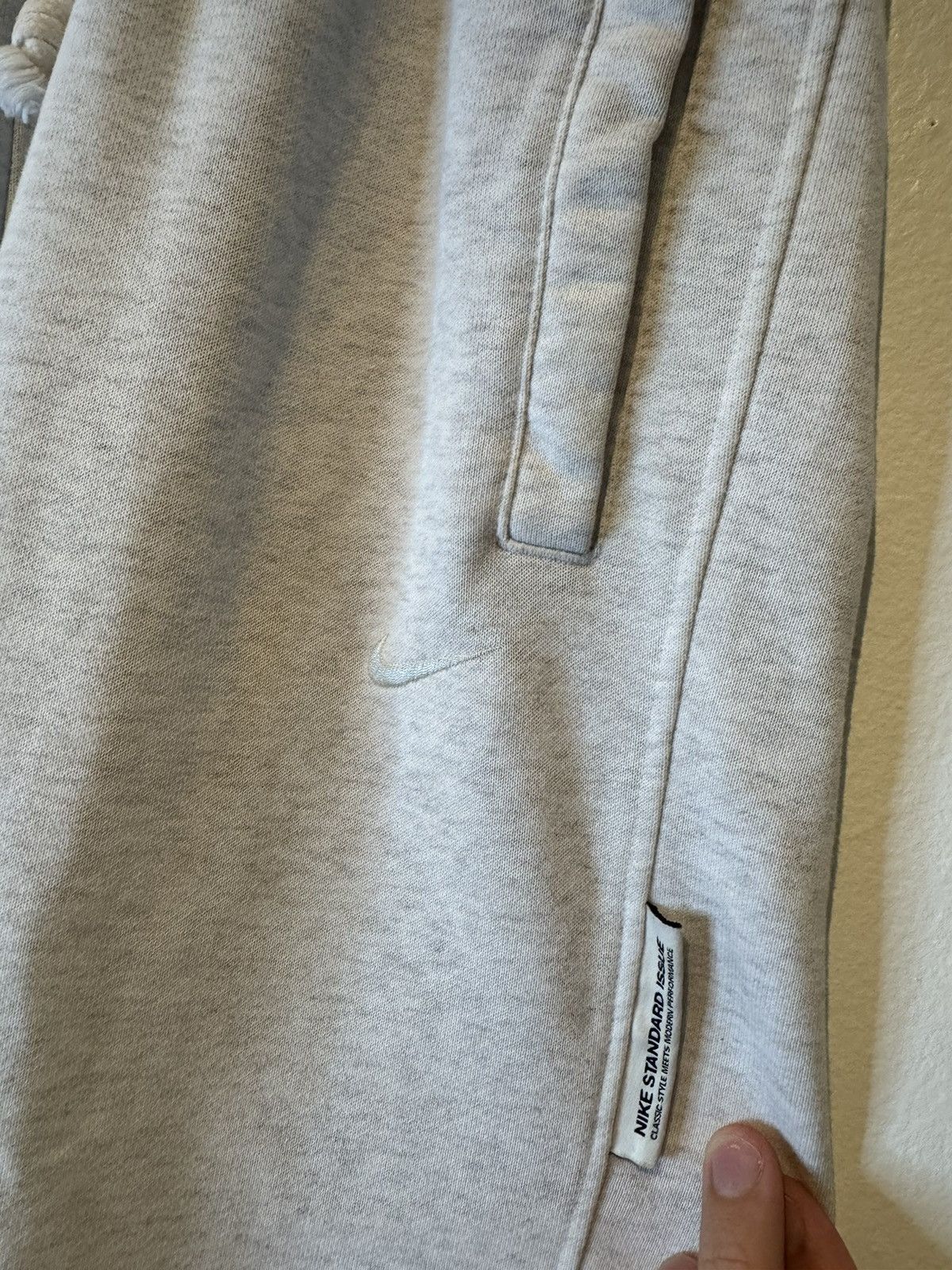 Nike Nike Dri-Fit Standard Issue Pants Men’sMedium Sweats Size US 33 - 2 Thumbnail