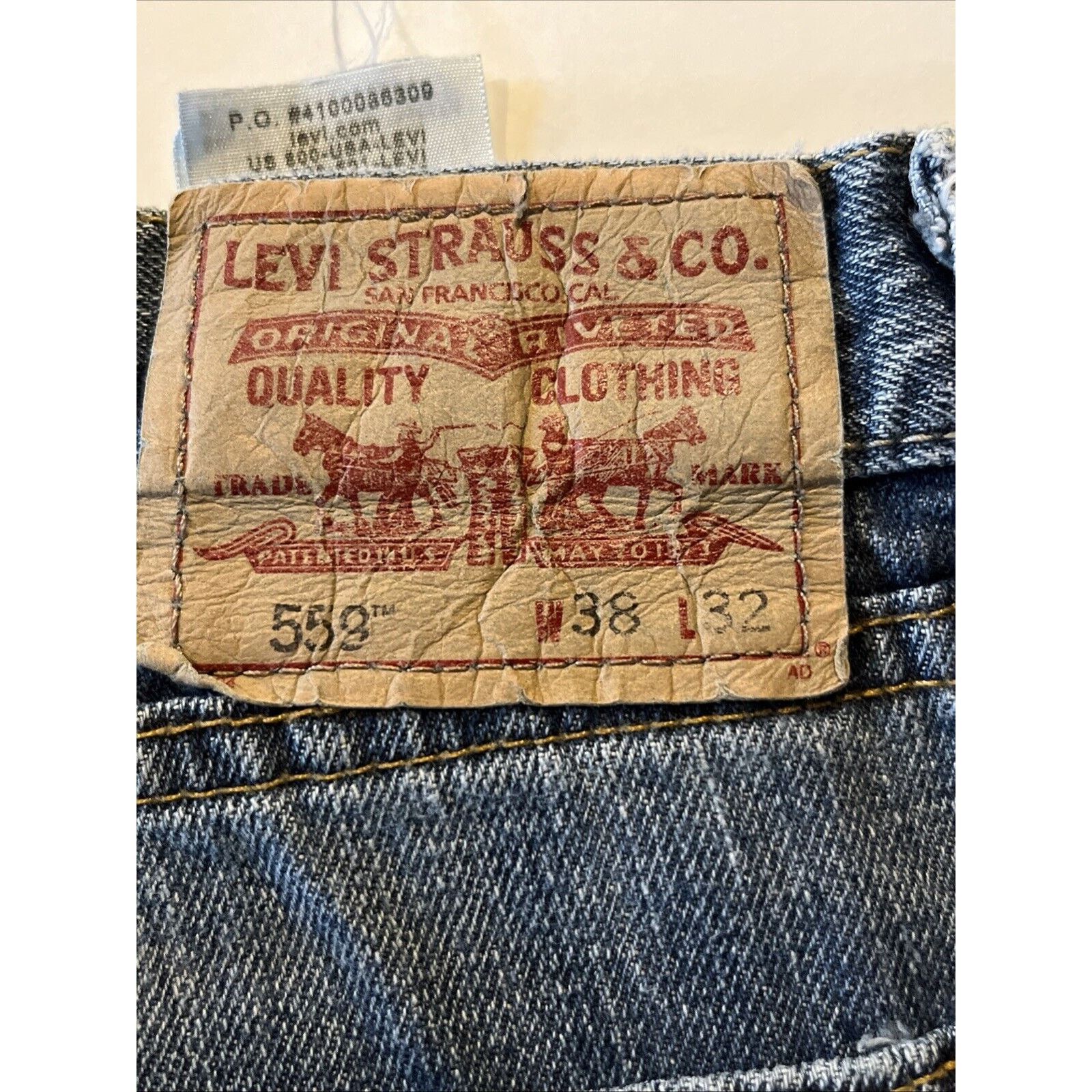 Levi's Levi’s 559 Jeans Men’s 38x32 Blue Medium Wash Cotton Denim Size US 38 / EU 54 - 3 Thumbnail