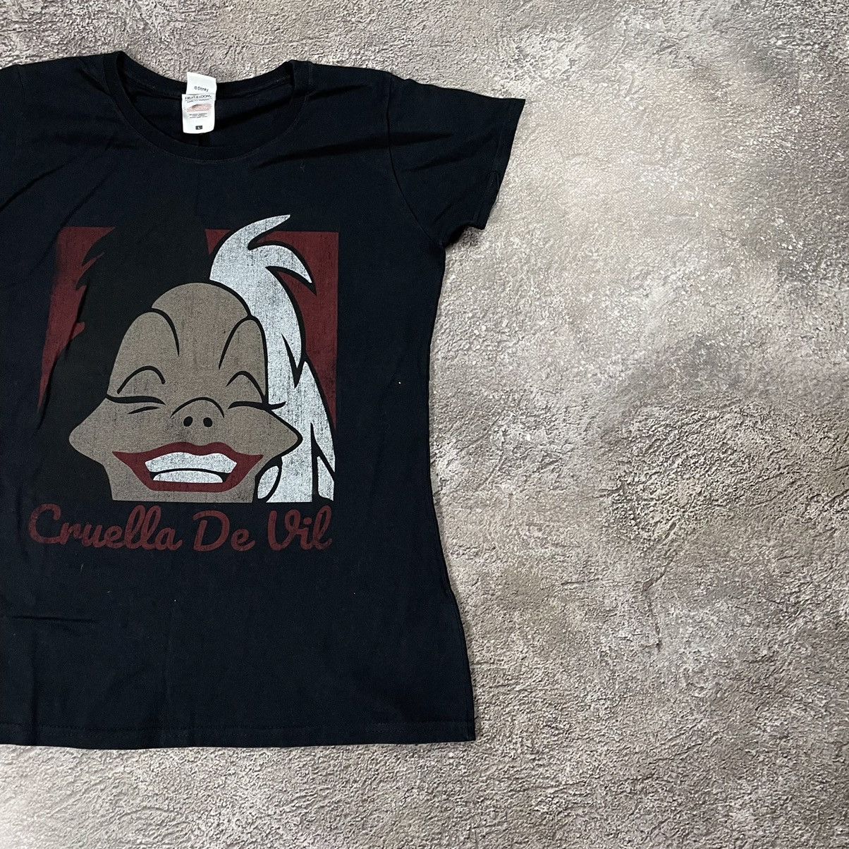 Vintage Vintage Y2K Cruella Devil Graphic Tee Dark Grunge Baggy L Size US L / EU 52-54 / 3 - 3 Thumbnail