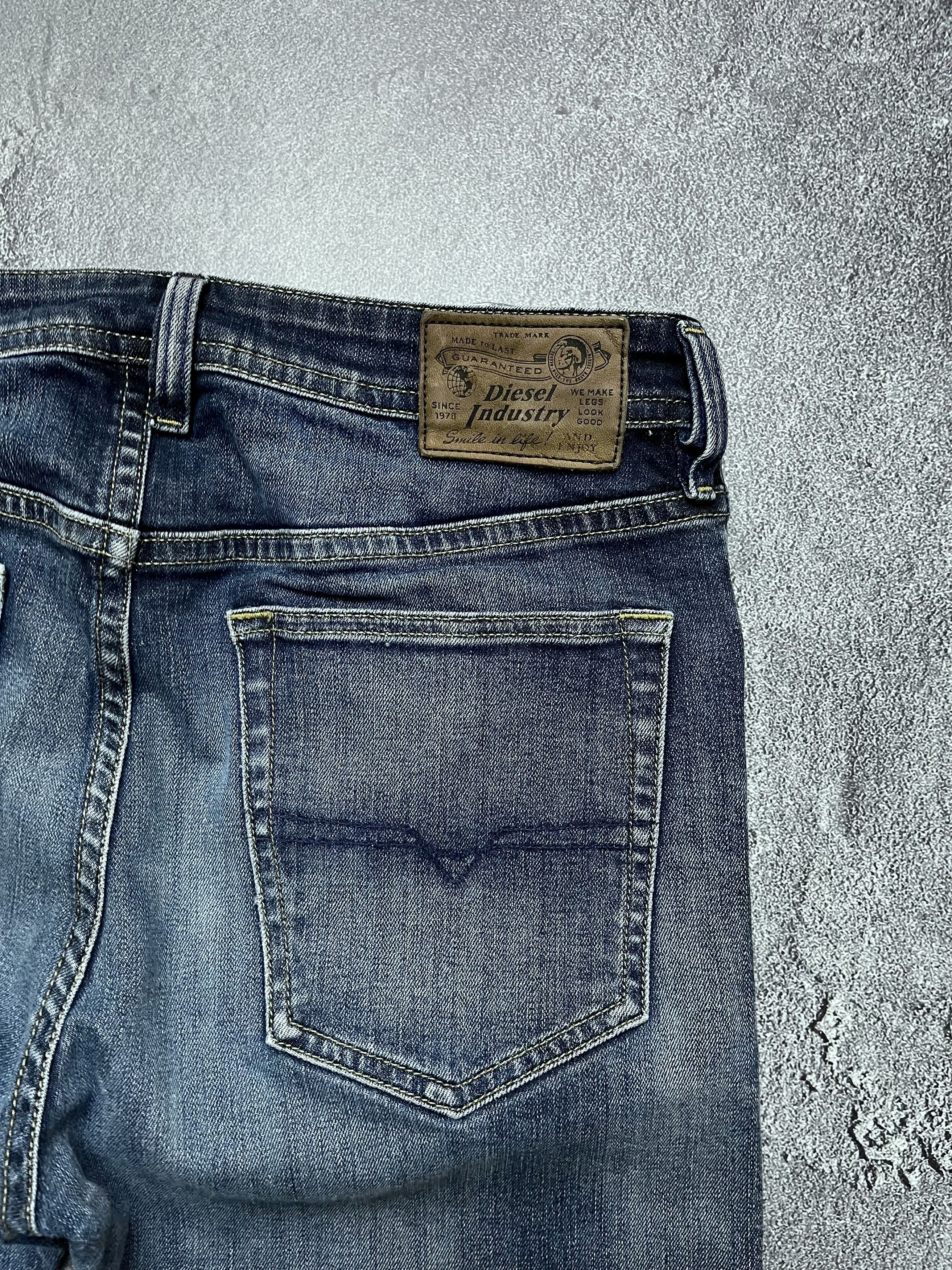 Diesel Vintage Jeans Diesel Industry Bootcut Flared Big Logo Y2K Size US 32 / EU 48 - 2 Thumbnail