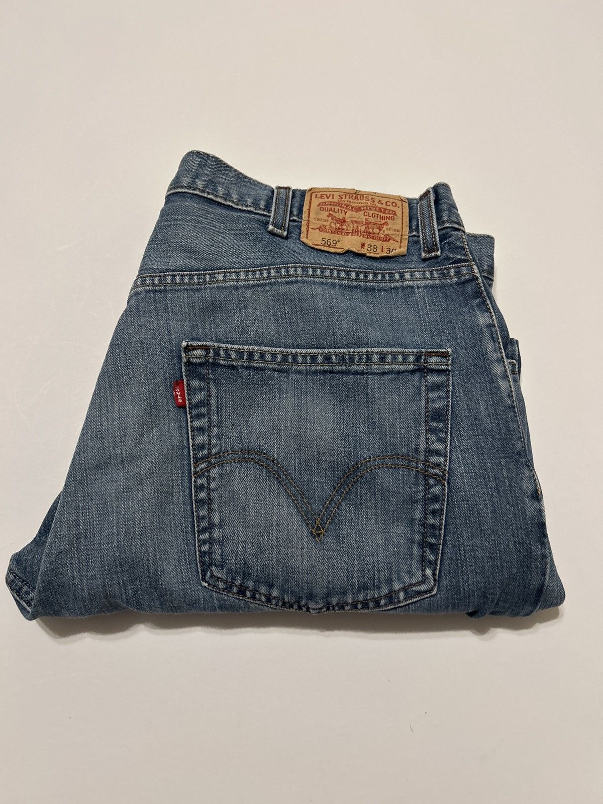 Vintage Y2K/2000s Baggy Levis 569 Dark Wash Denim Jeans