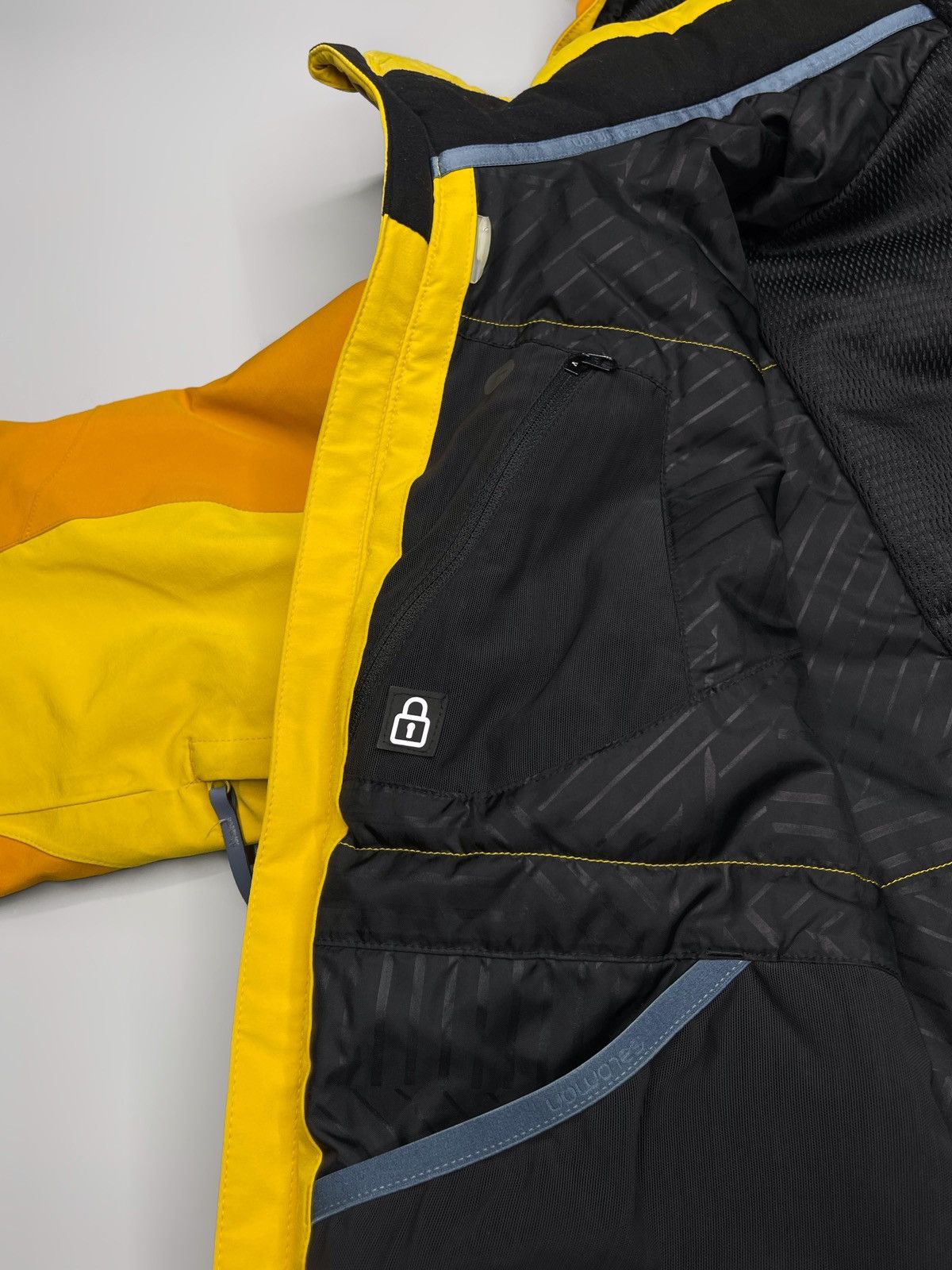 Salomon Solomon Ski Gore-Tex Jacket Size US S / EU 44-46 / 1 - 15 Thumbnail