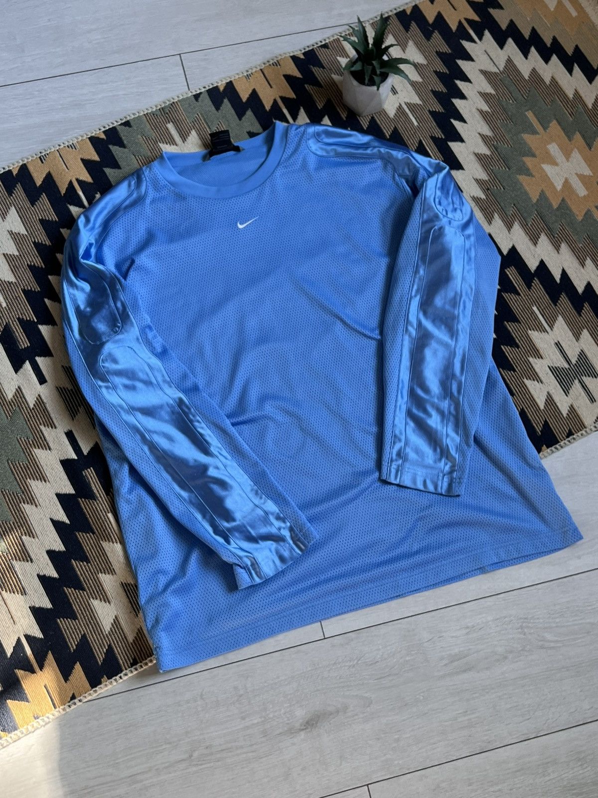 Nike Vintage Nike Basketball Centre Swoosh Long Sleeve Size US XL / EU 56 / 4 - 4 Thumbnail