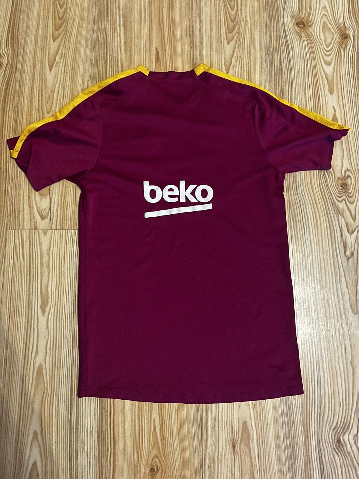 Nike Nike FC Barcelona Pre Match Jersey 2015 / 2016 Size US S / EU 44-46 / 1 - 2 Thumbnail