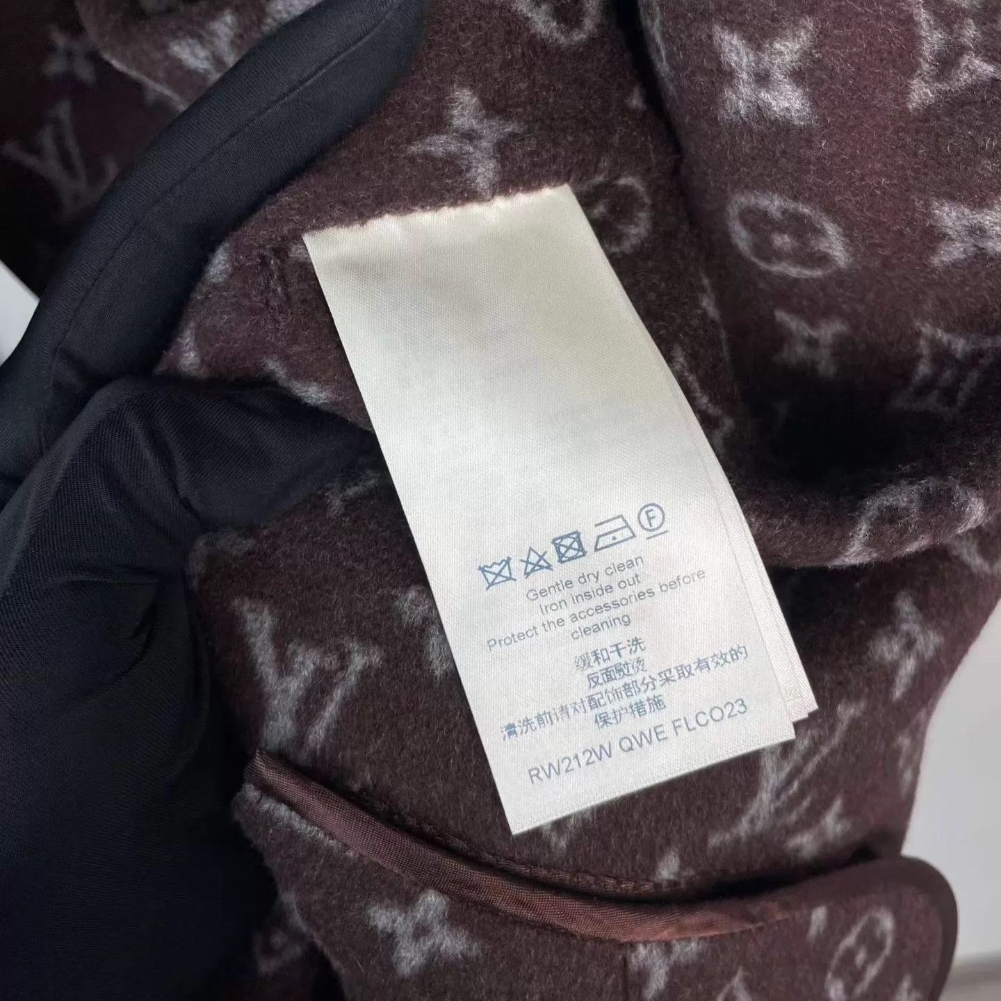 Louis Vuitton Louis Vuitton burgundy monogram belted overcoat 38 Size S / US 4 / IT 40 - 5 Thumbnail