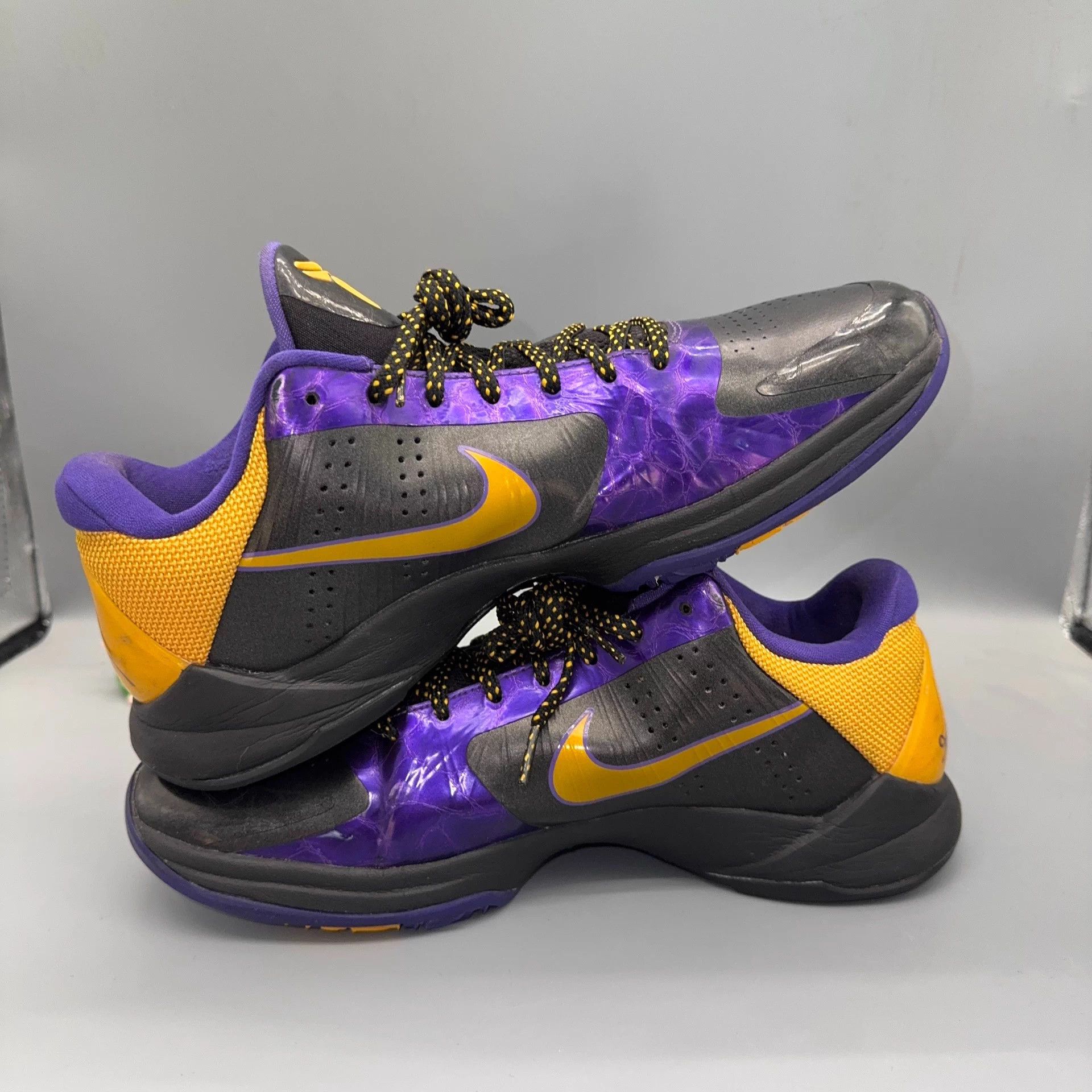 Nike Nike Kobe 5 Purple Gold 43 (Slight Wear) Size US 10 / EU 43 - 6 Thumbnail