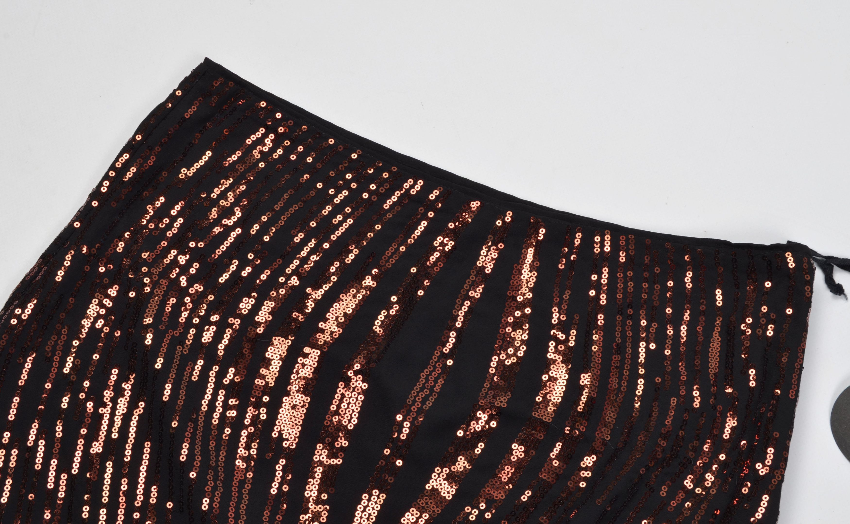 Custo Barcelona Custo Barcelona Y2K Glam Coquette Sequin-Embroidered Skirt Size 28" / US 6 / IT 42 - 5 Thumbnail