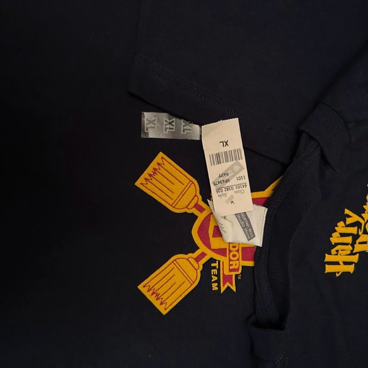 Vintage VINTAGE Harry Potter Gryffindor Quidditch Movie Book 2000 VTG Shirt Mens XL NWT Size US XL / EU 56 / 4 - 2 Thumbnail