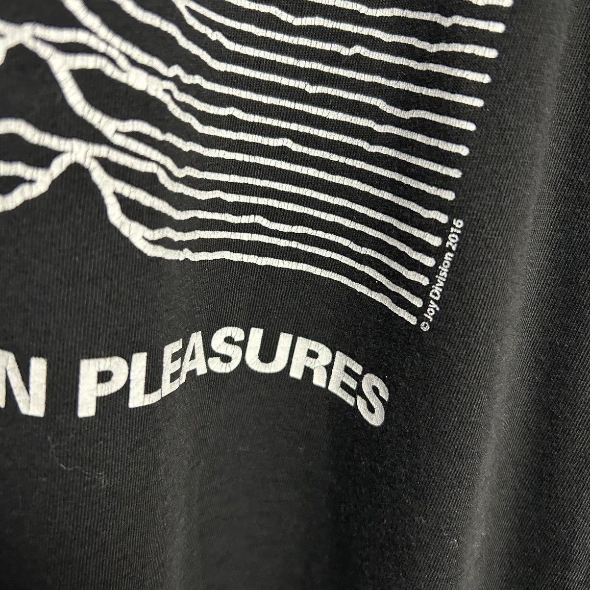 Joy Division Vintage Joh Division 2016 Unknown Pleasures rock band tee Size US XL / EU 56 / 4 - 4 Thumbnail