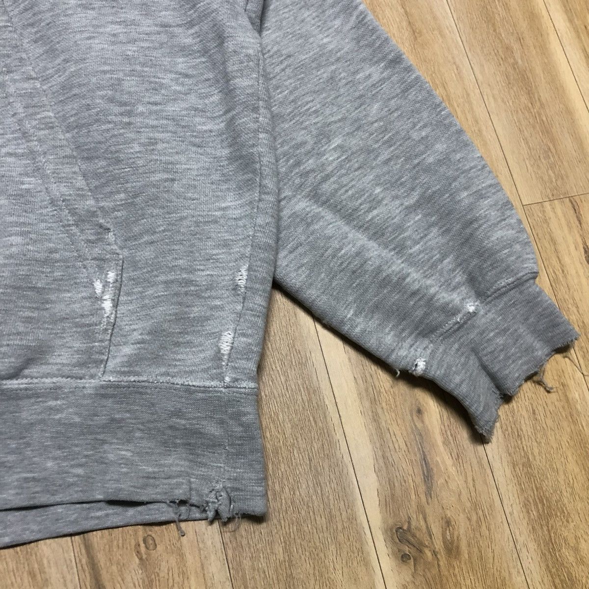 Nike Vintage Nike Swoosh Distressed Hoodie Sweatshirt Size US L / EU 52-54 / 3 - 6 Thumbnail