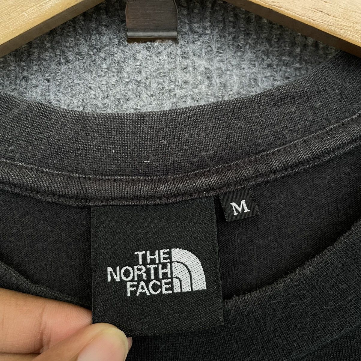 The North Face Vintage TNF Essentials T Shirt Black on Black Size US M / EU 48-50 / 2 - 3 Thumbnail