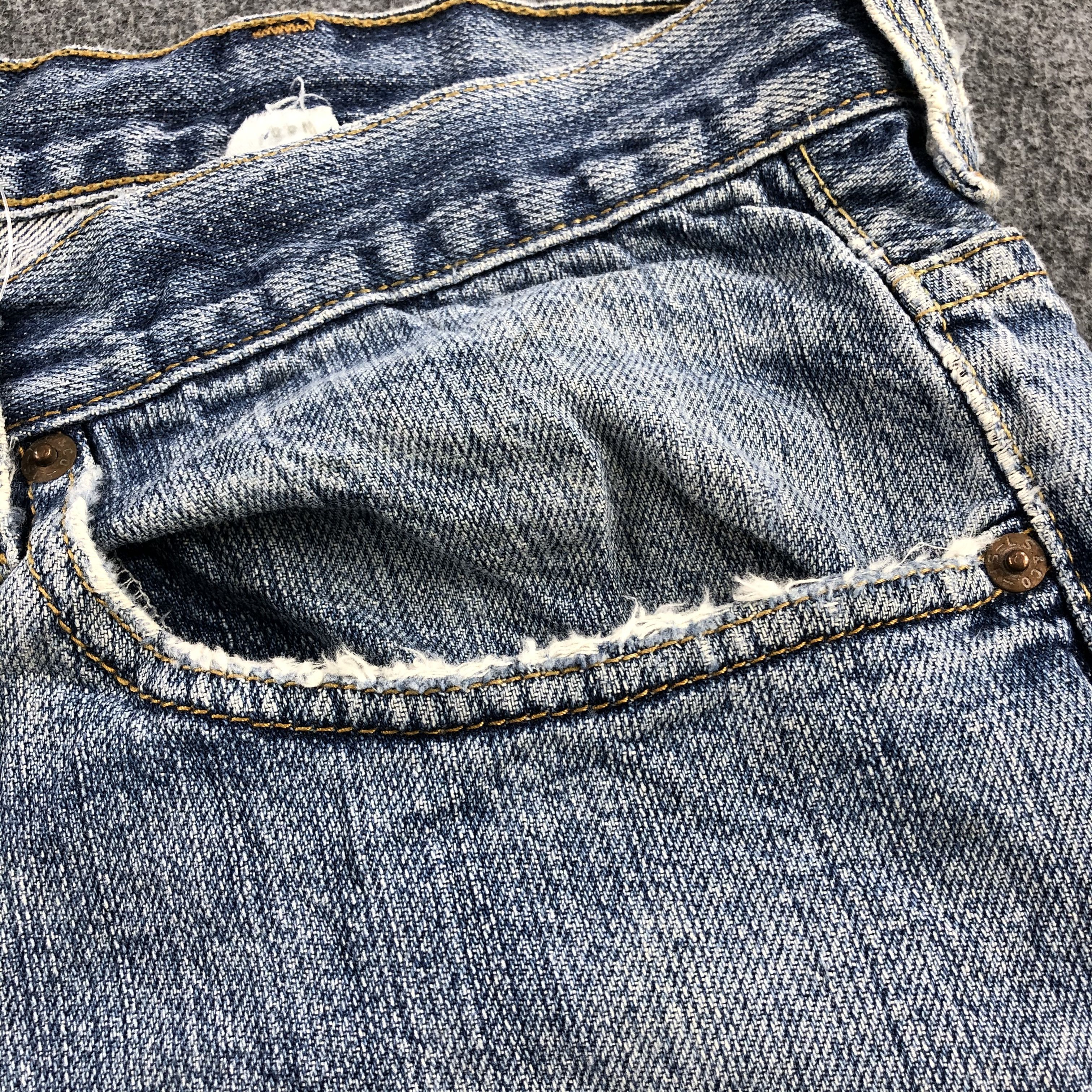 Levi's Vintage Blue Wash Levis 550 Jeans-J2067 Size US 43 - 11 Thumbnail