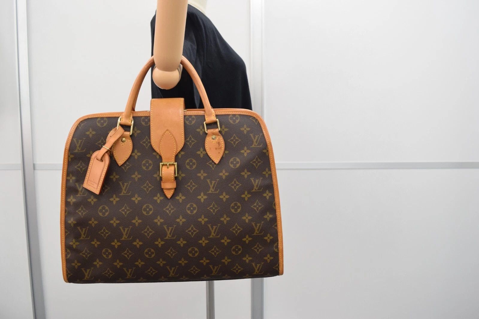 Louis Vuitton Louis Vuitton Rivoli Monogram Canvas Handbag M53380 Size ONE SIZE - 2 Thumbnail