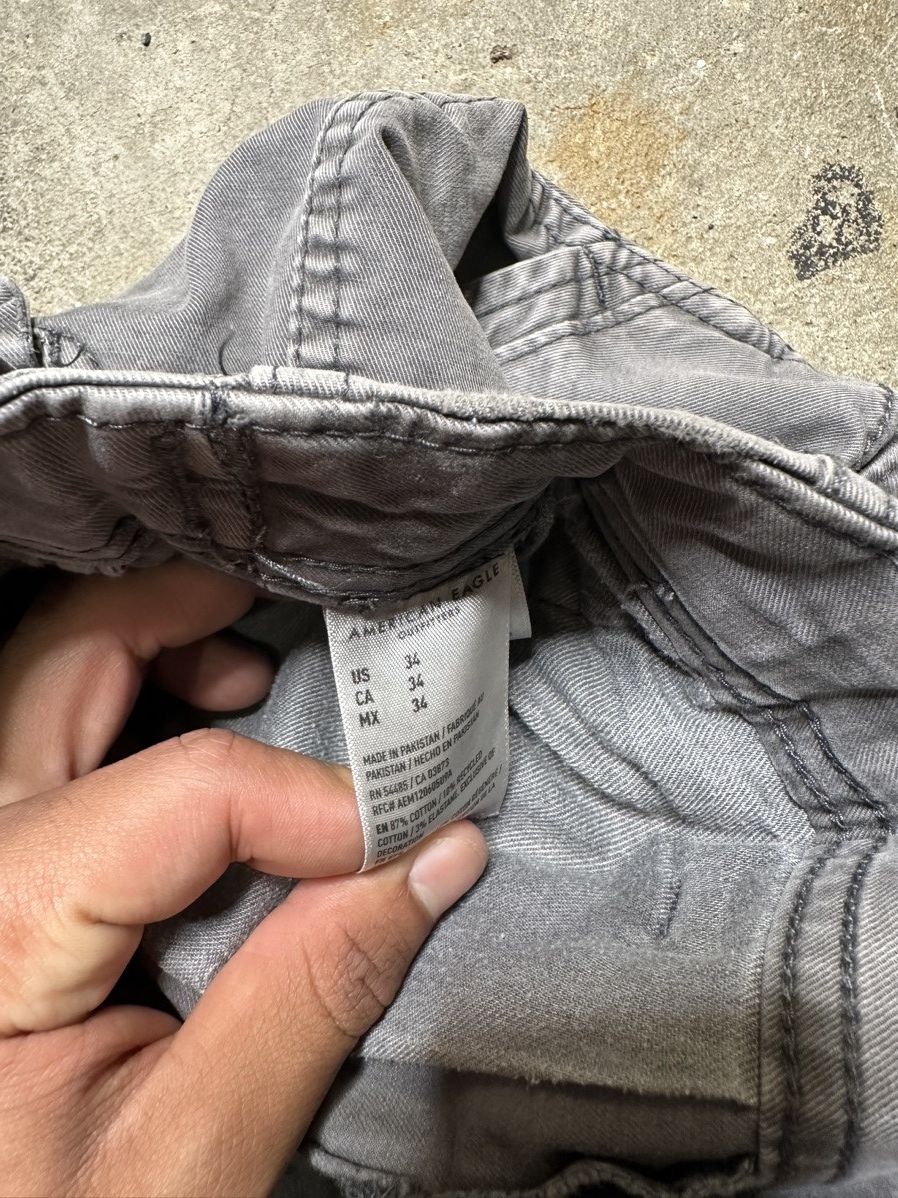 American Eagle Outfitters American Eagle cargo shorts Size US 34 / EU 50 - 4 Thumbnail
