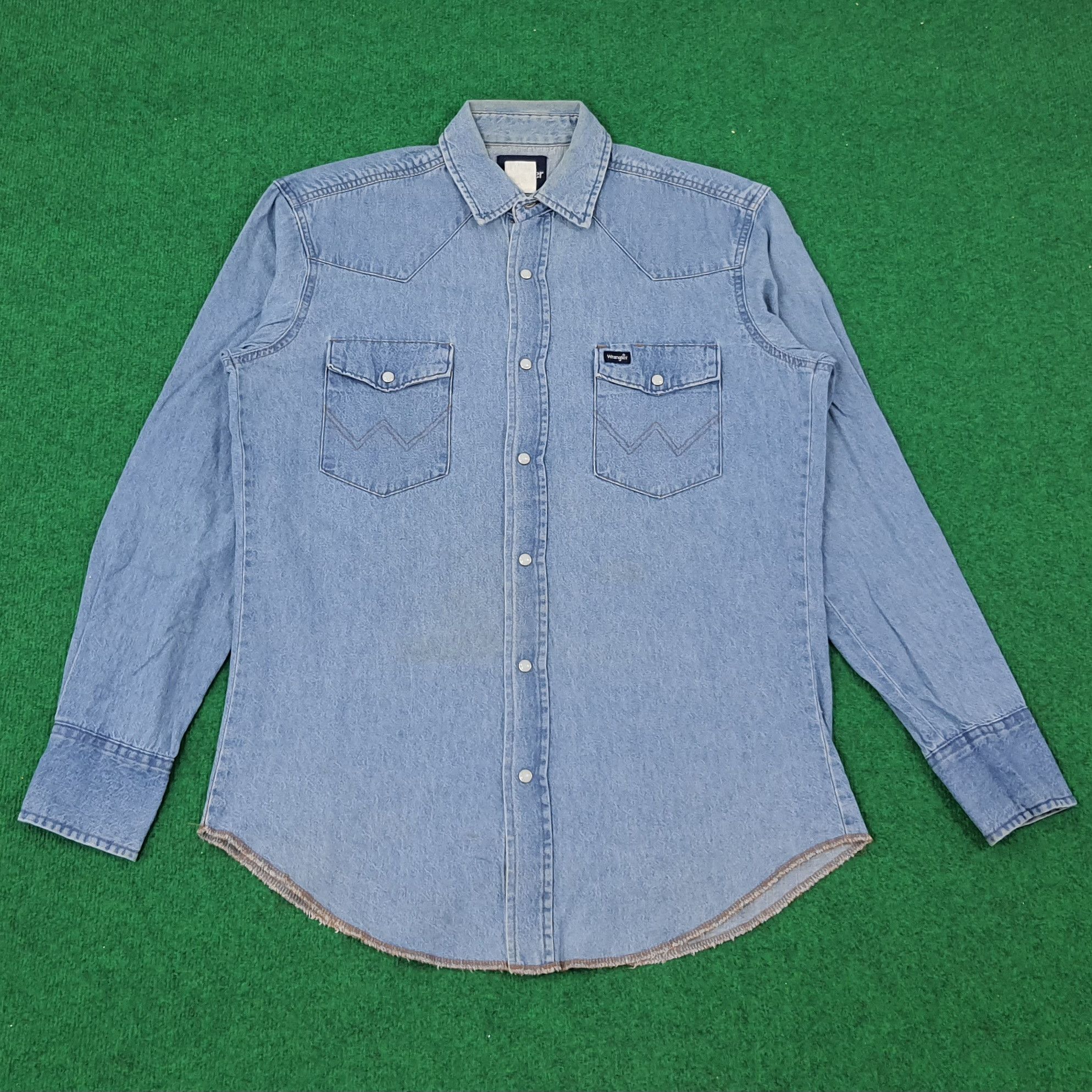 Vintage × Wrangler Vintage Wrangler Denim Button Up Shirt C219N8 Size US M / EU 48-50 / 2 - 1 Thumbnail