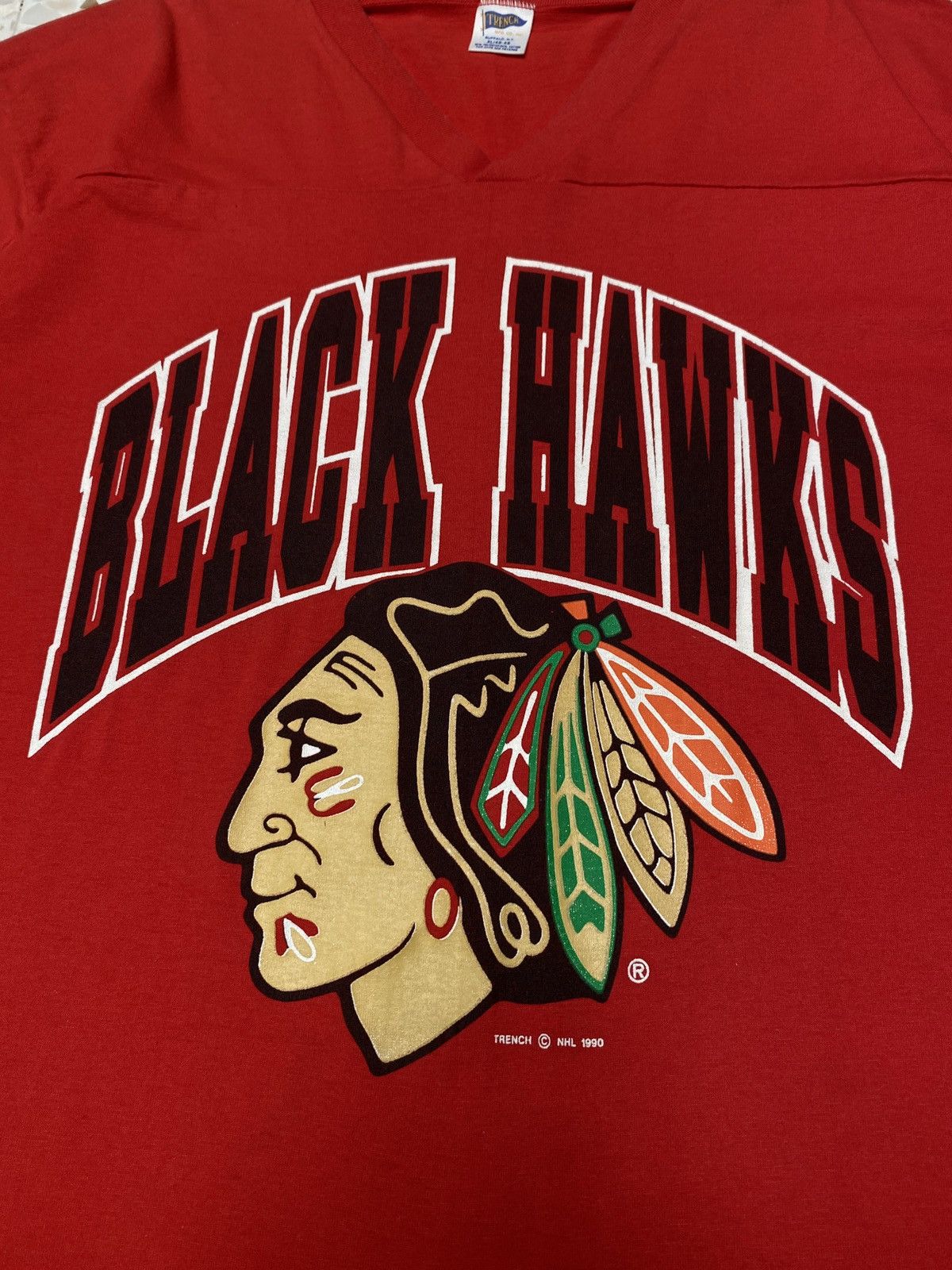 NHL × Vintage Vintage NFL Team Black Hawk Chicago T-Shirt 1990s Size US XL / EU 56 / 4 - 5 Thumbnail