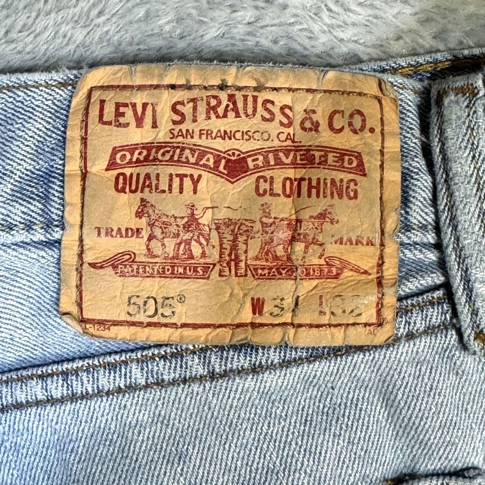 Levi's VINTAGE Levi's 505 Jeans Mens 34x32 Light Wash Blue Straight Fit Denim Zip Fly 5 Pocket Size US 34 / EU 50 - 3 Thumbnail
