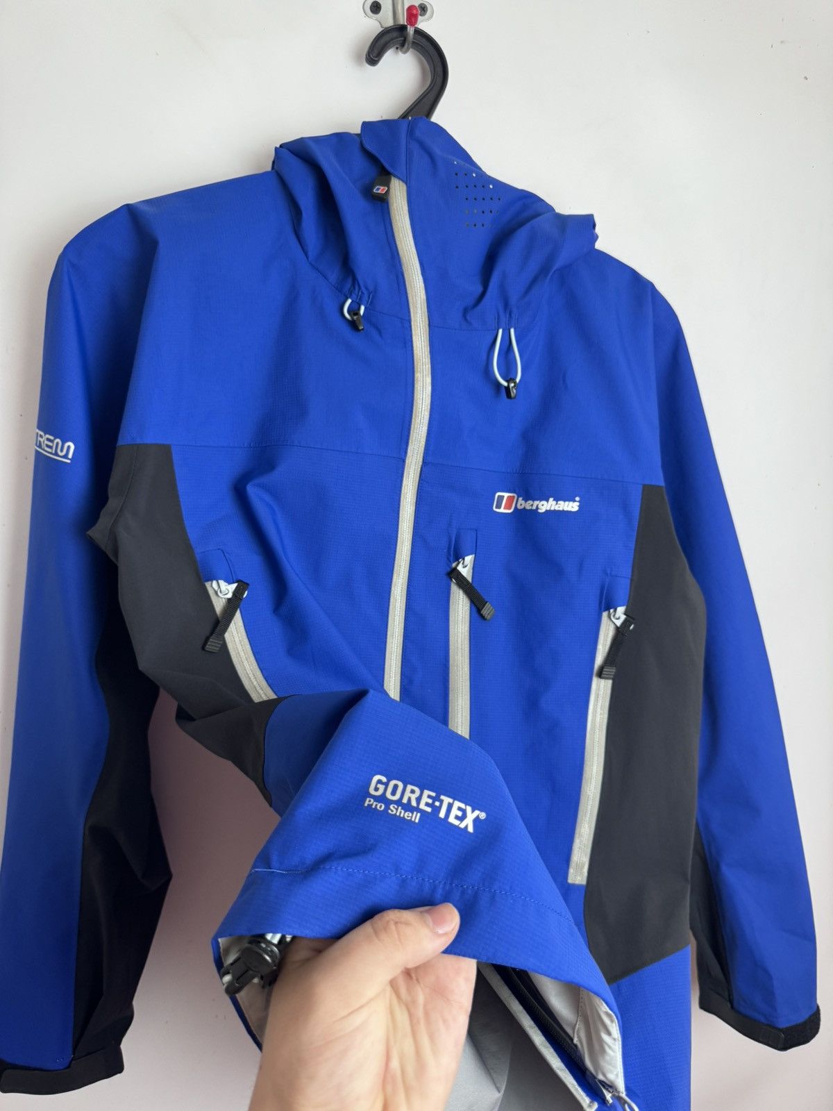 Berghaus Very Rare Berghaus Attrition II GORE-TEX® Pro Shell Size US S / EU 44-46 / 1 - 13 Thumbnail