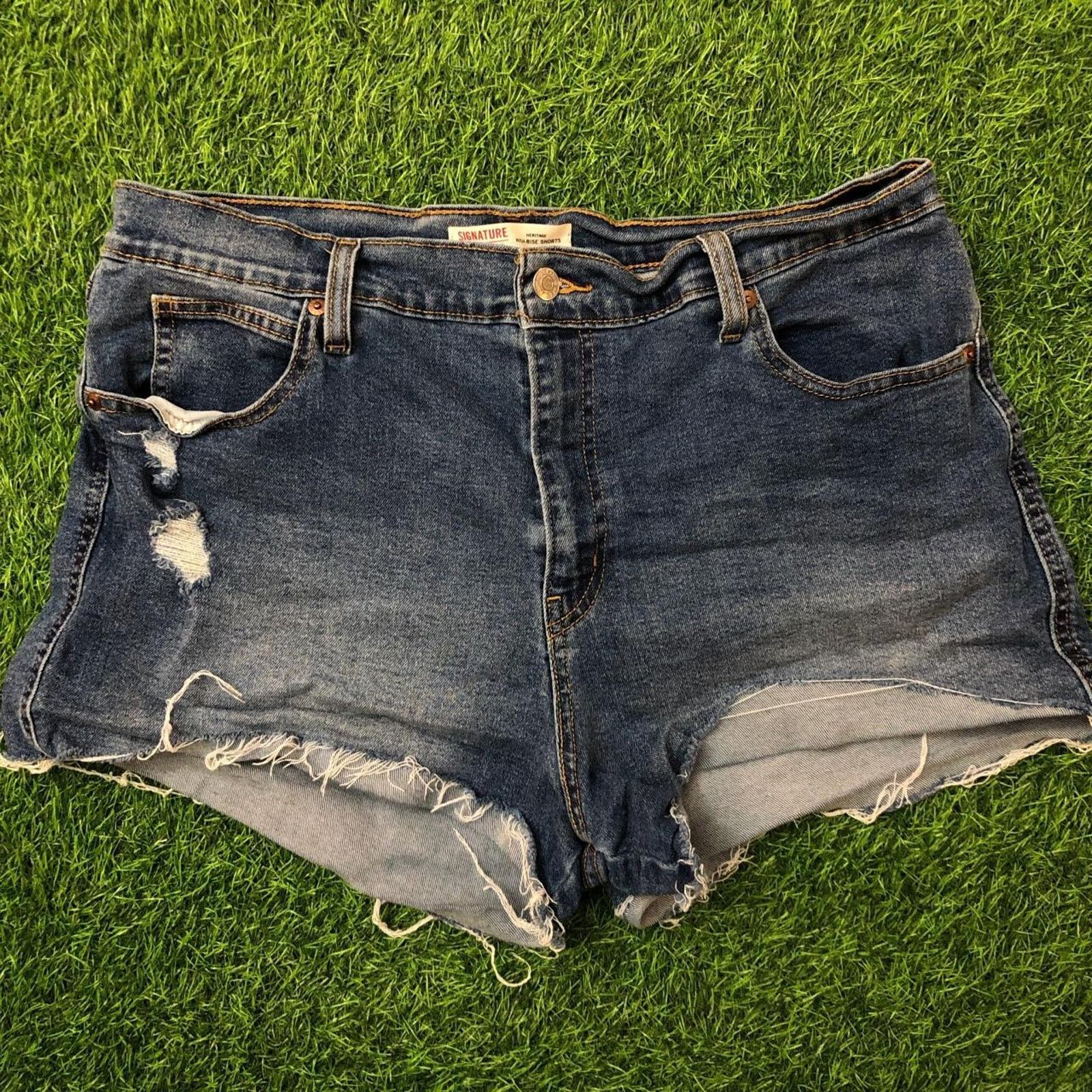 Levi's Women's Denim Levi & Strauss Heritage High Rise Jean Shorts Size 32" / US 10 / IT 46 - 1 Thumbnail
