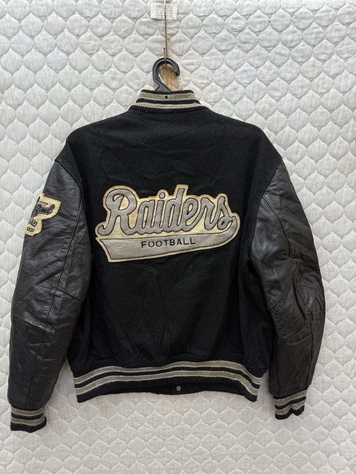 NFL 🔥🔥🔥ARCHIVE VINTAGE NFL LAS VEGAS RIDERS VARSITY JACKET Size US M / EU 48-50 / 2 - 2 Thumbnail
