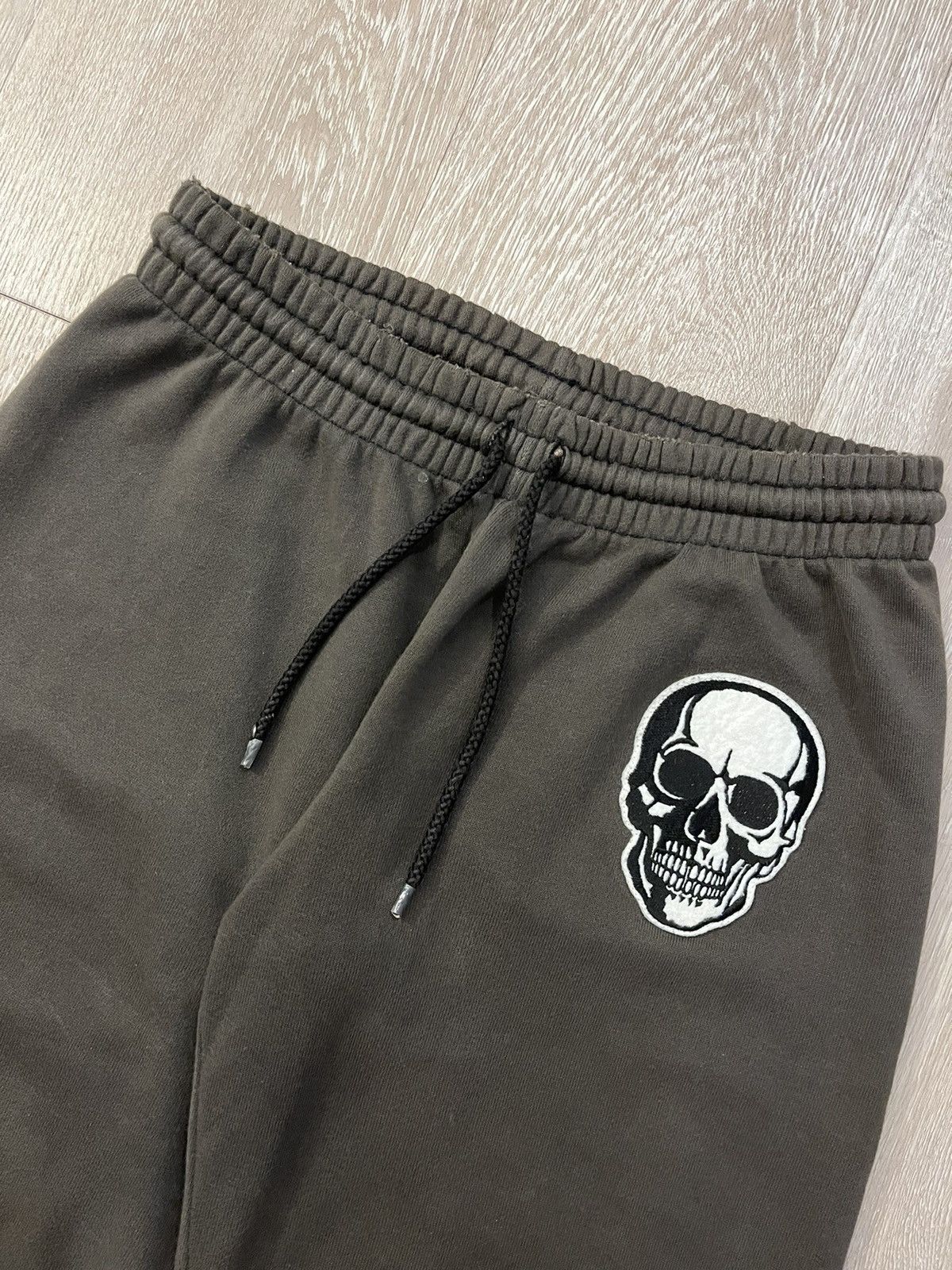Number (N)ine SS04 Dream Baby Dream Brown Skull Sweatpants Size US 31 - 3 Thumbnail