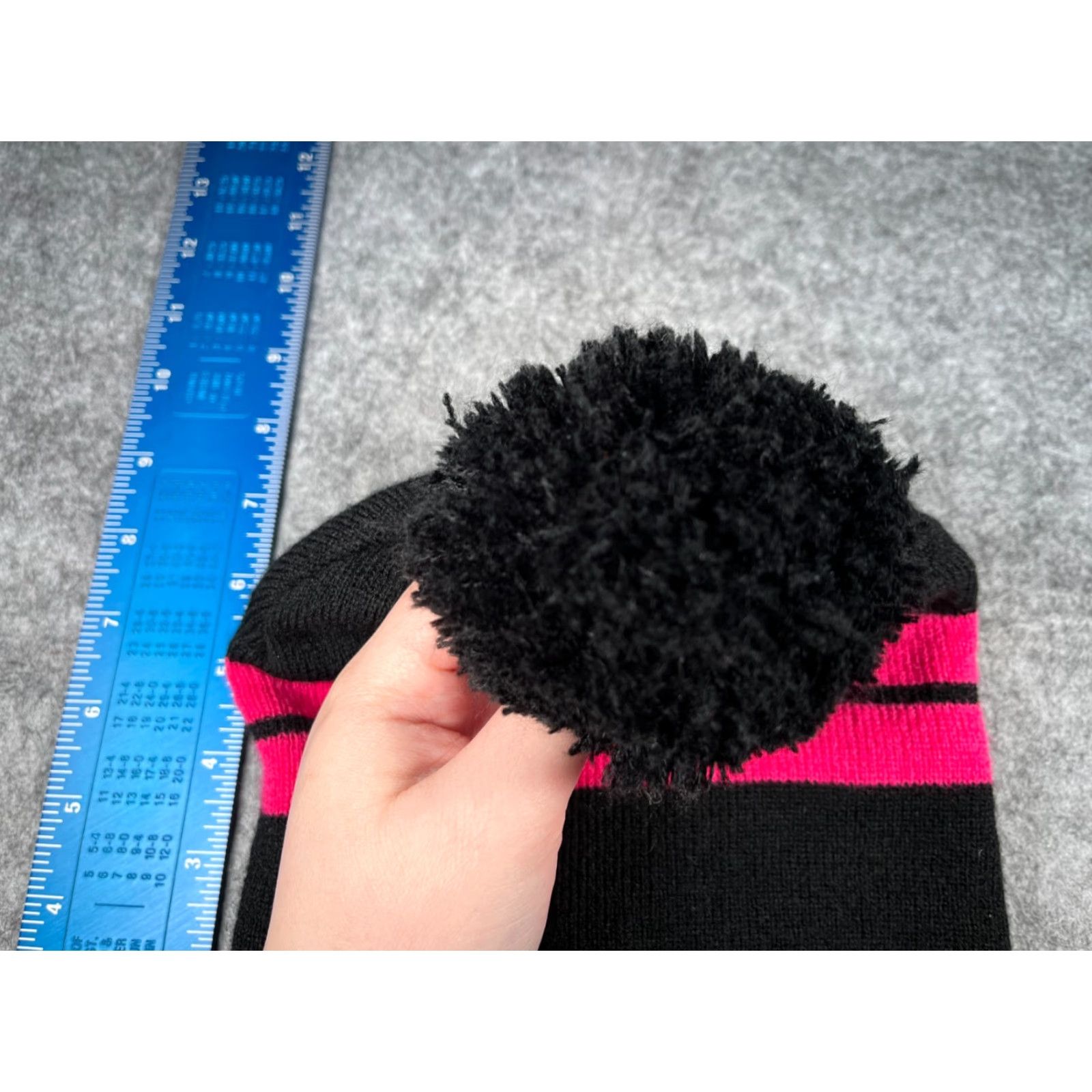 Pinko T-Mobile Beanie Toque Hat Unisex Adults One Size Pink Black 100% Acrylic Knit Logo Ski Pom Beanie Size ONE SIZE - 4 Thumbnail