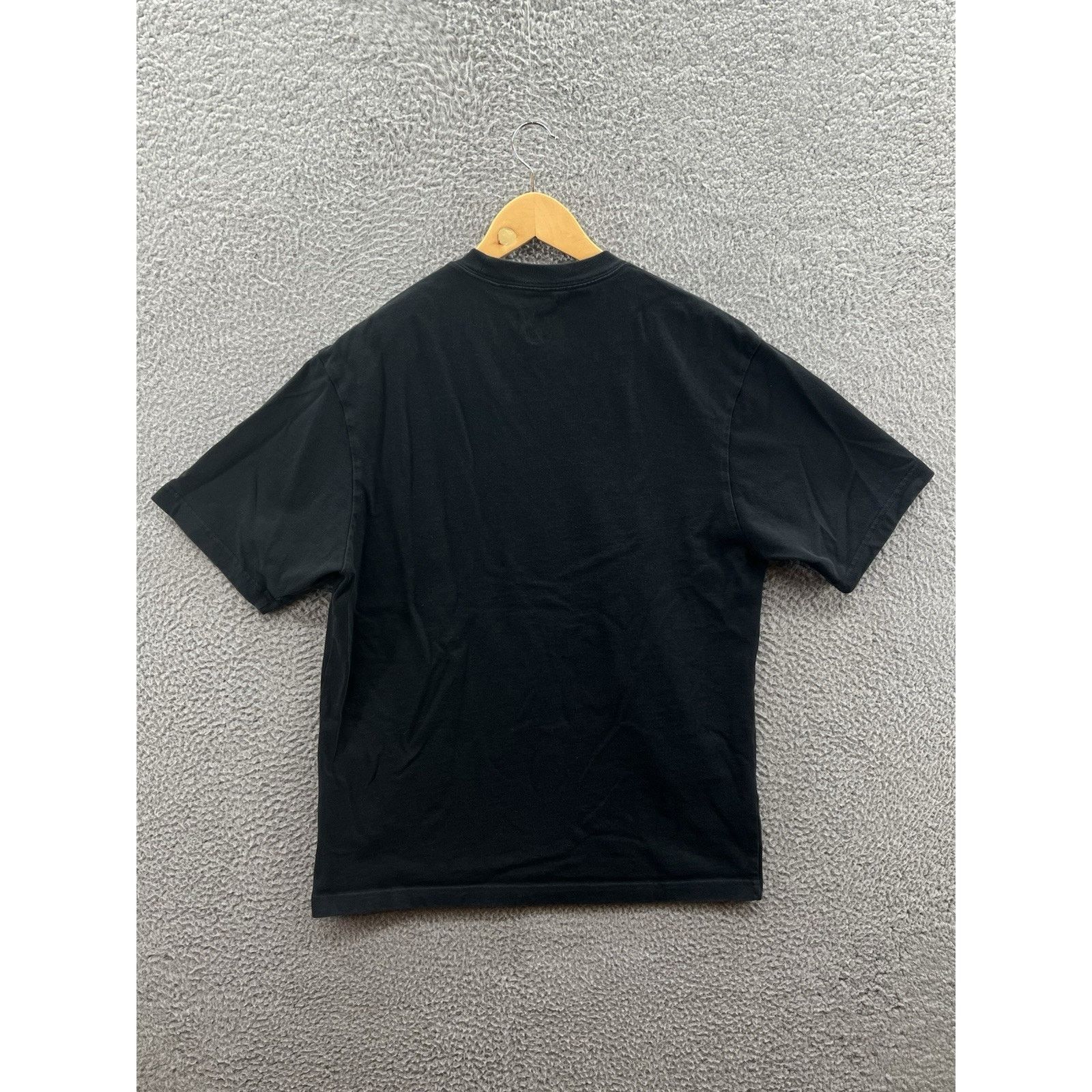 Jordan Brand Jordan Sneaker Retro 1 Patch Black T-Shirt Medium FN5982-010 Size US M / EU 48-50 / 2 - 2 Thumbnail