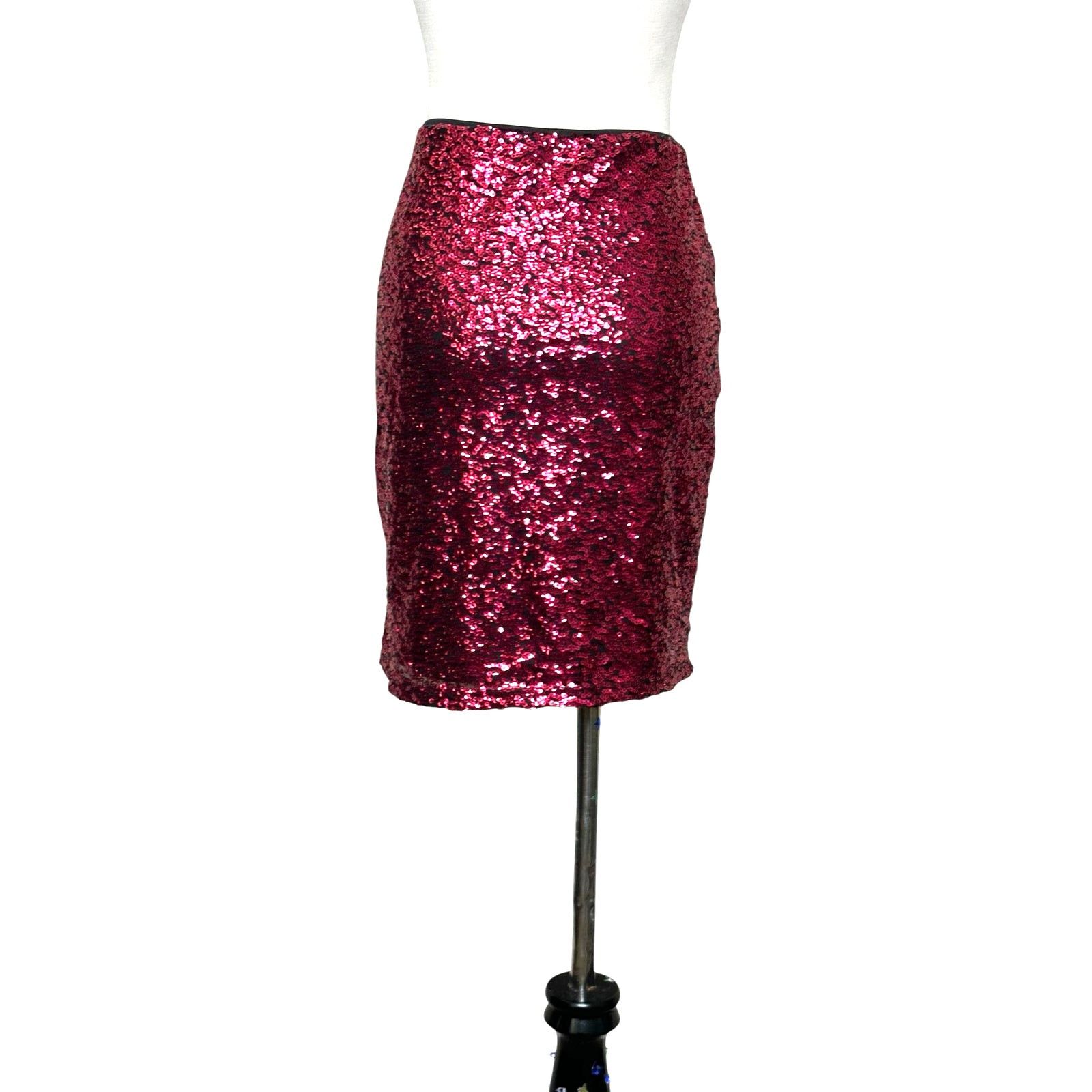 H&M H&M Divided fuchsia sequin pull on mini skirt size Small Size 27" / US 4 / IT 40 - 2 Thumbnail