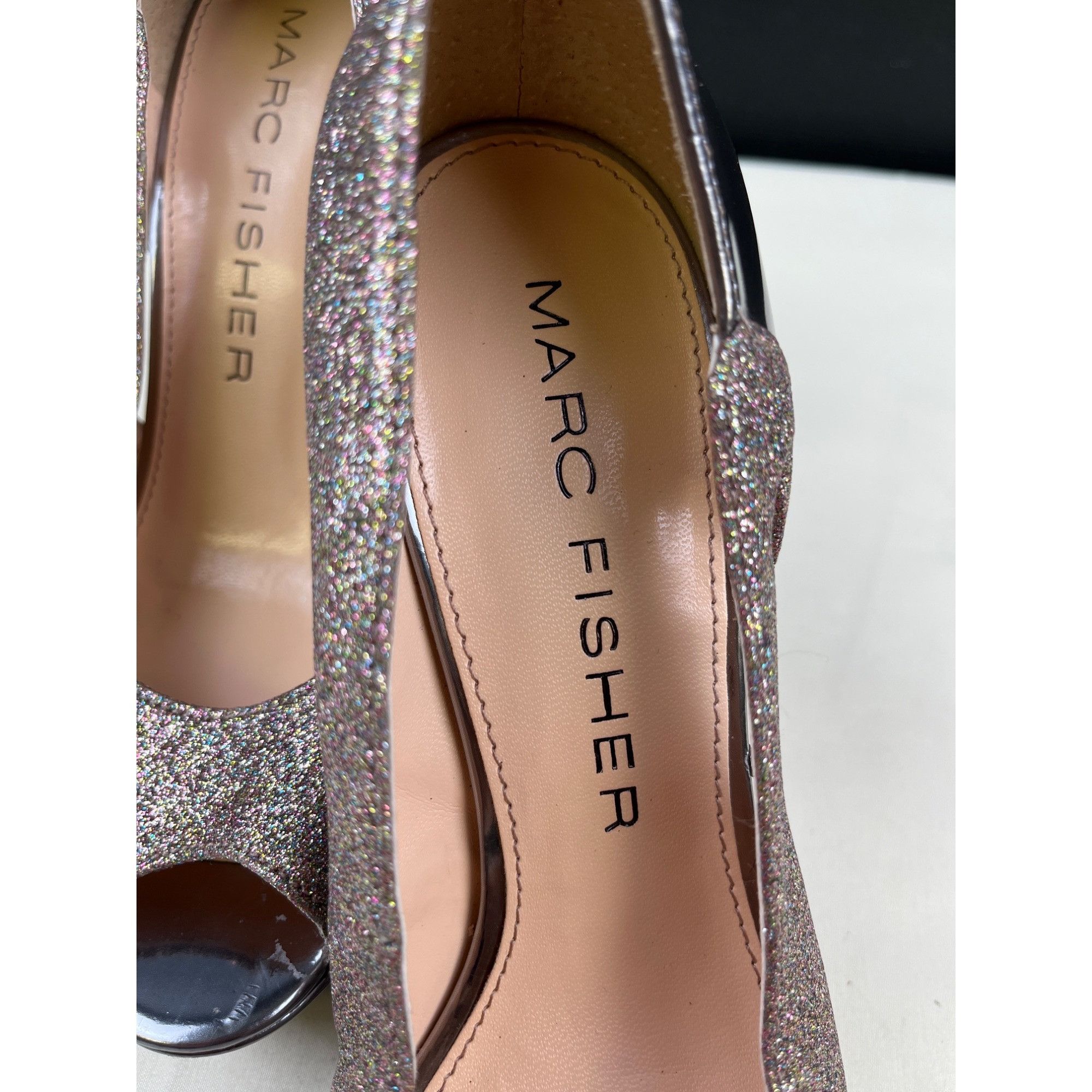 Marc Fisher Marc Fisher Women's Silver/Glitter Shoes/Heels Size 6.5 SKU Size US 6.5 / IT 36.5 - 2 Thumbnail
