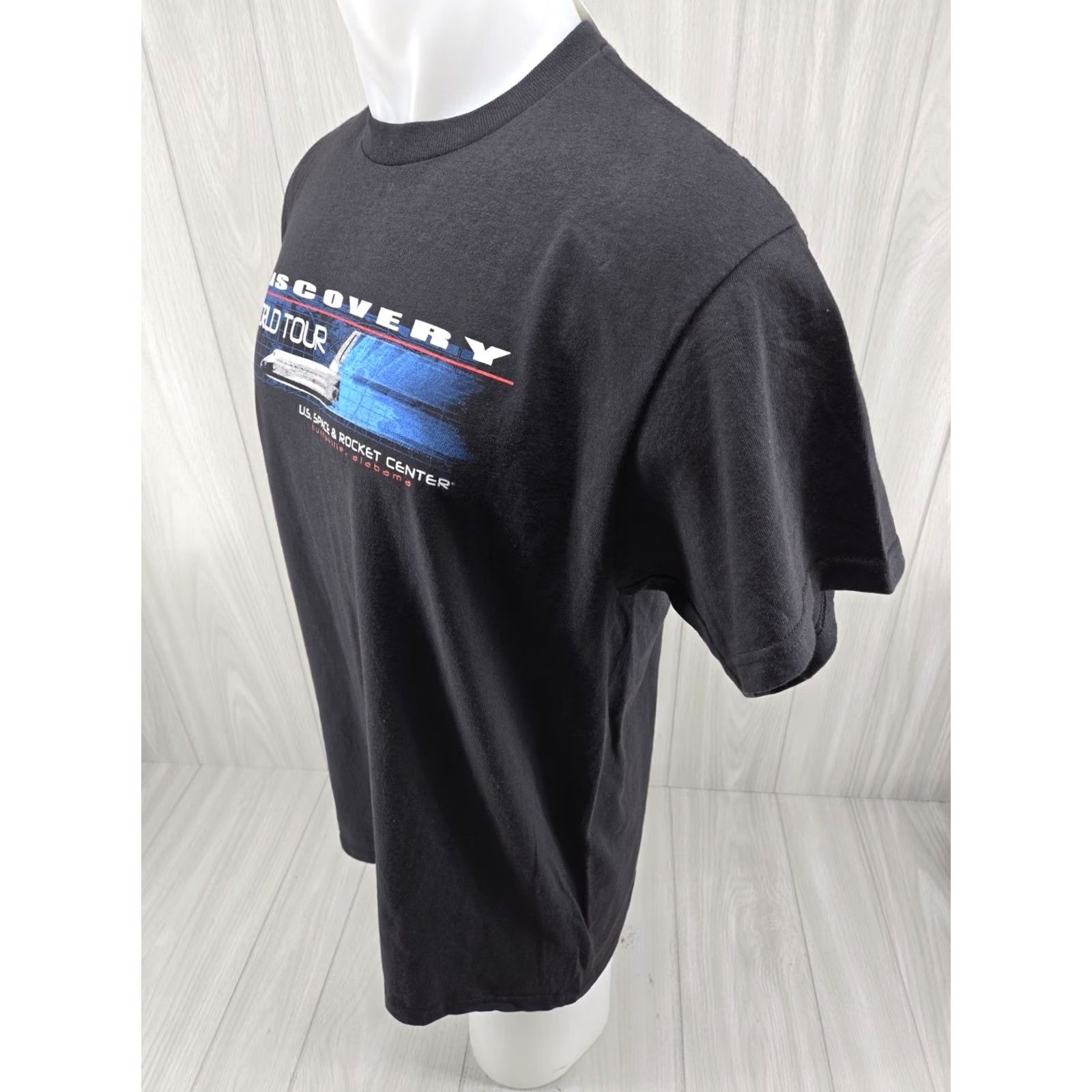 Delta NASA Shirt Discovery World Tour Huntsville Space Center Shuttle Large NWT Delta Shirt Mens Space T-Shirt Vintage Black Crew Neck Short Sleeve NWT L Size US L / EU 52-54 / 3 - 5 Thumbnail