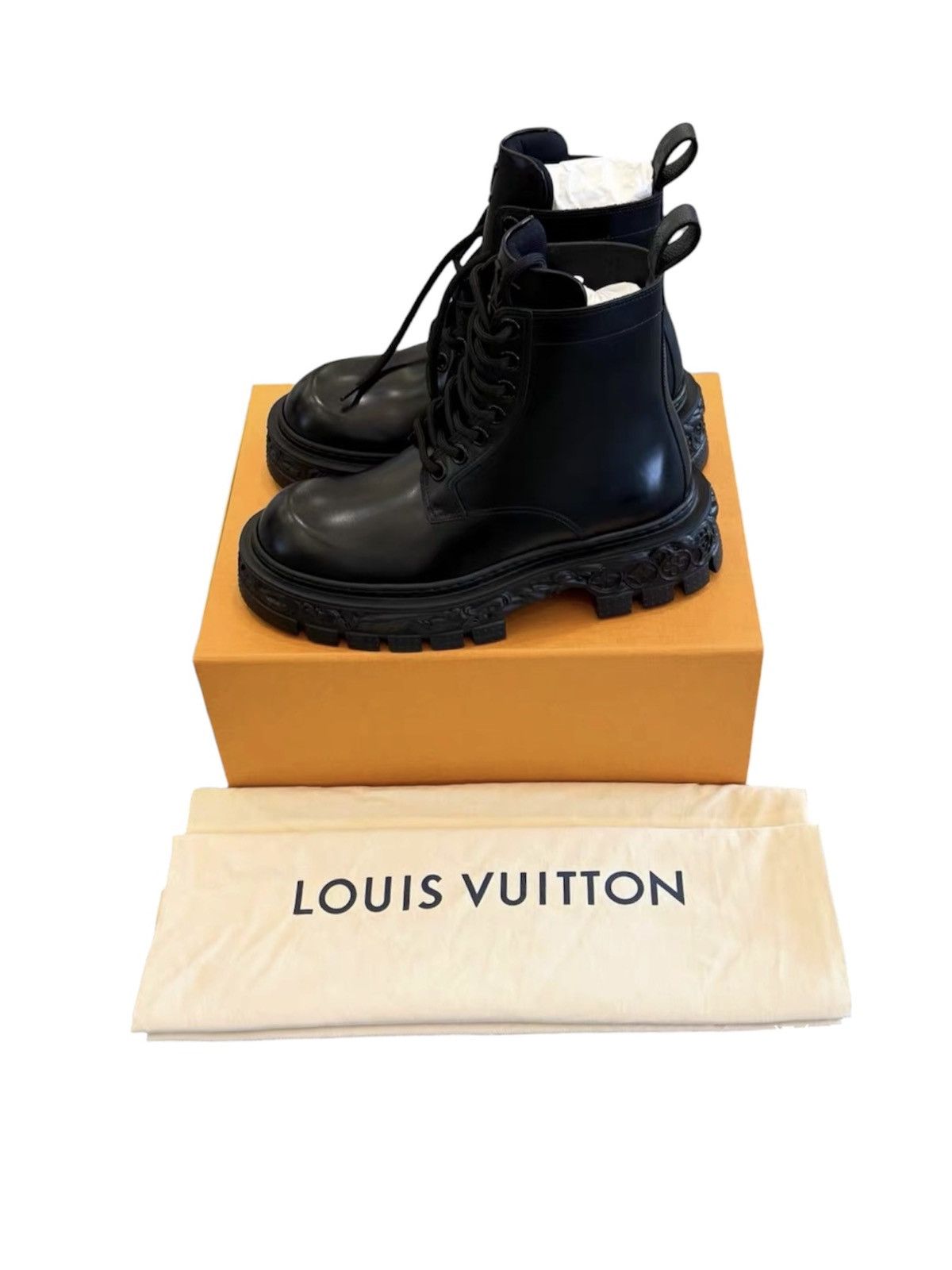 Louis Vuitton Louis Vuitton 10 Baroque Ranger Boots Black Calf Leather Size US 10 / EU 43 - 1 Thumbnail