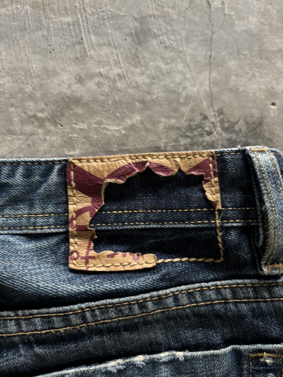 If Six Was Nine CULT OF INDIVIDUALITY japanese selvedge distressed semiflare Size US 32 / EU 48 - 21 Thumbnail