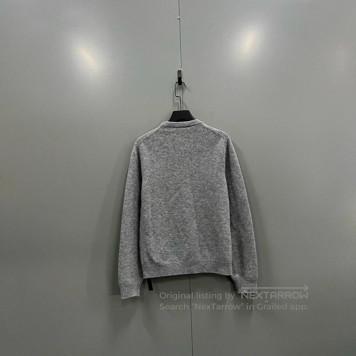 gucci gray logo wool knit sweater M size.