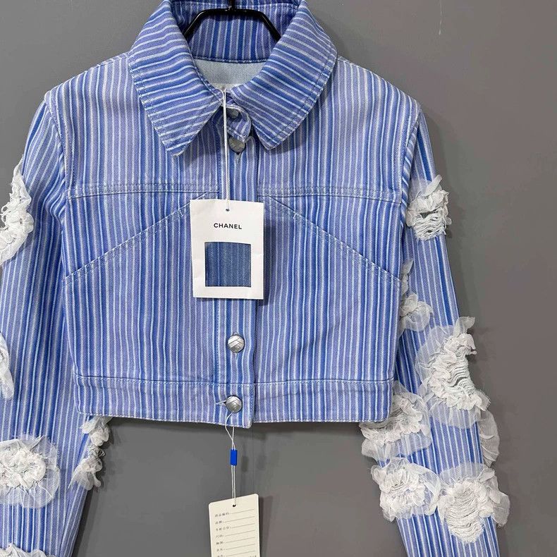 Chanel Chanel Three-dimensional camellia striped denim jacket 2504 Size XXS / US 00 / IT 34 - 2 Thumbnail